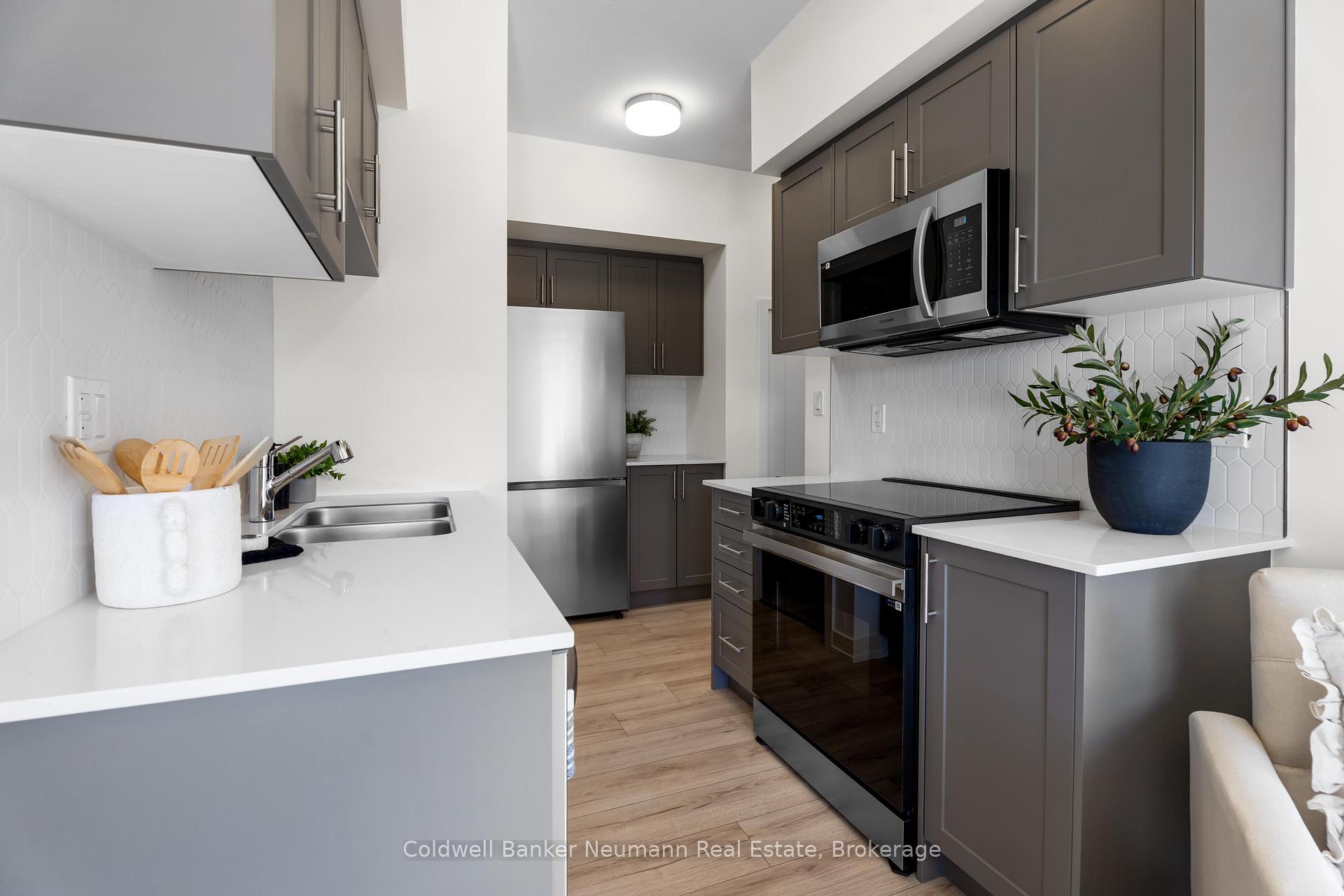 940 St David Street N 51, Centre Wellington — photo 3 of 5