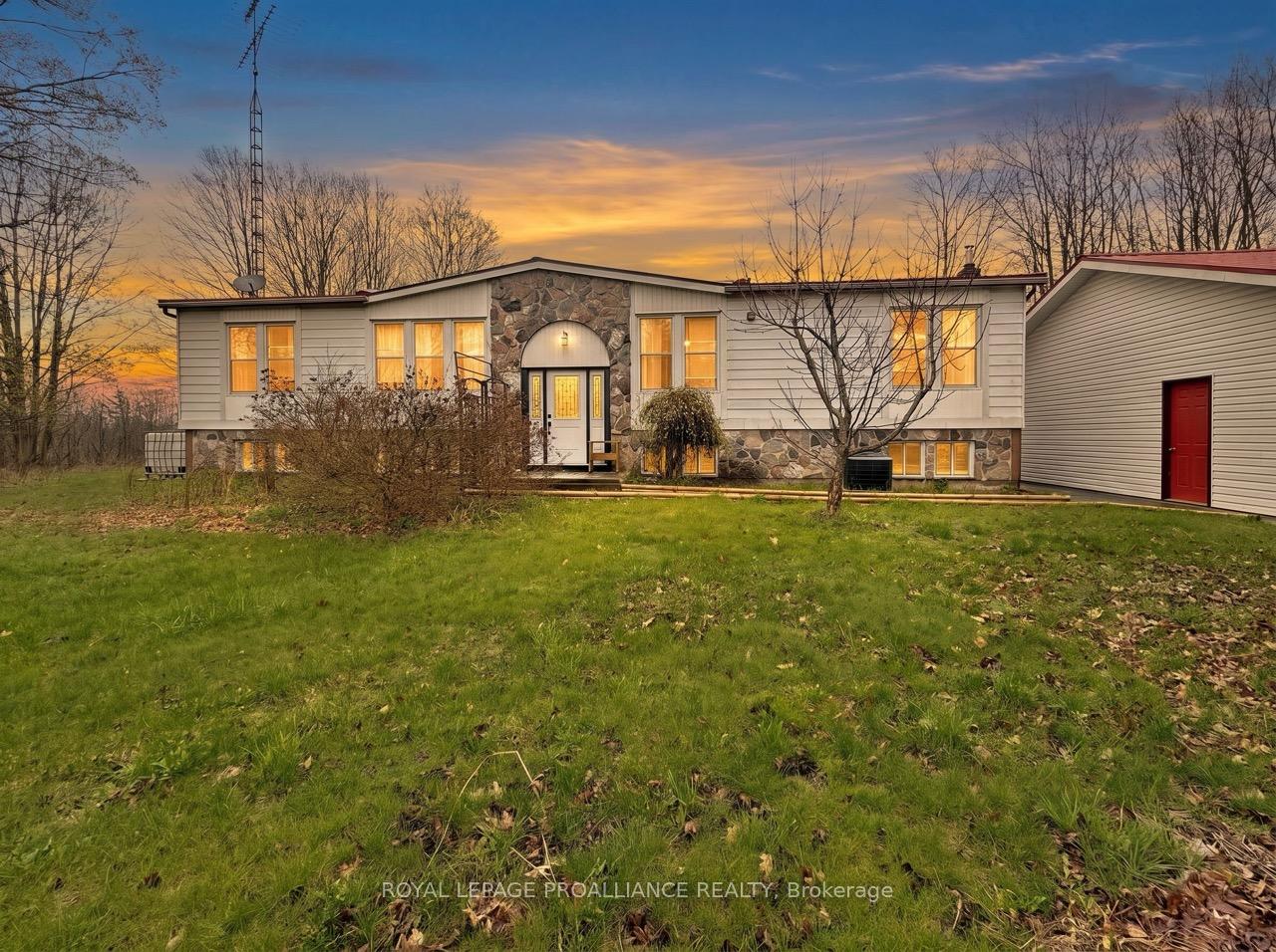 19656 Loyalist Parkway, Prince Edward County — photo 2 of 5
