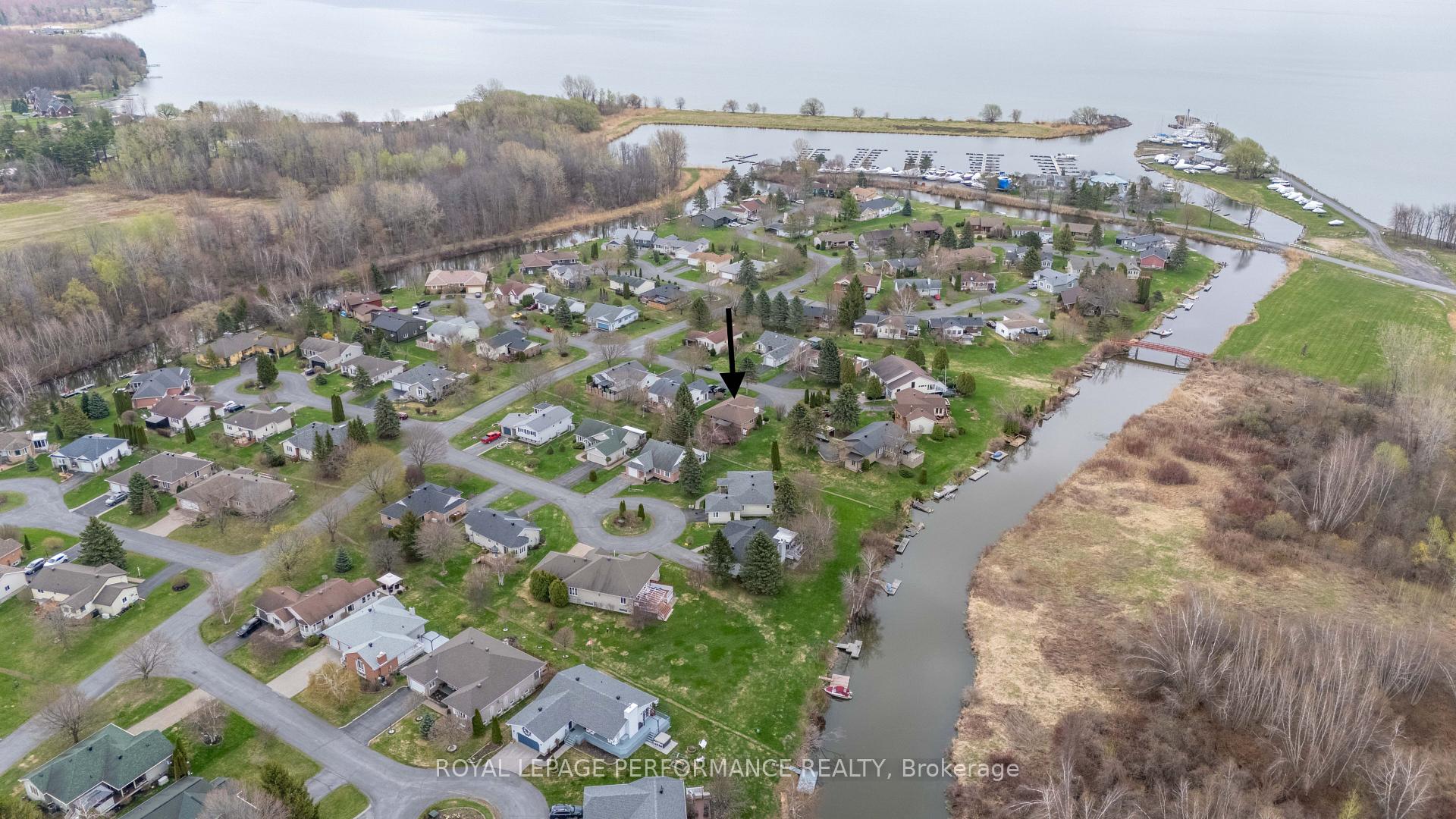6263 MacDonald Court, South Glengarry — photo 3 of 5