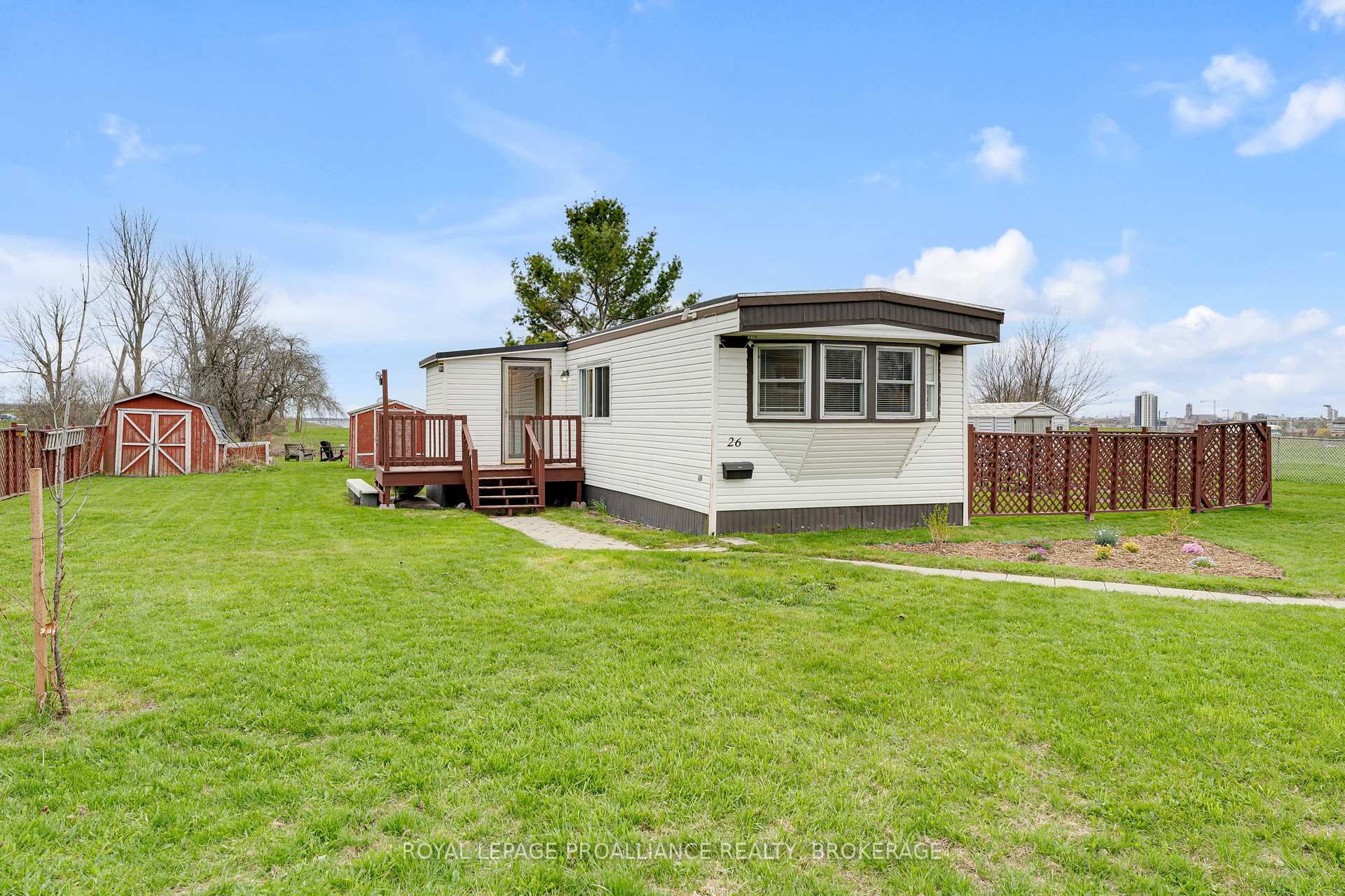 26 Kapyong Crescent, Kingston — photo 3 of 5