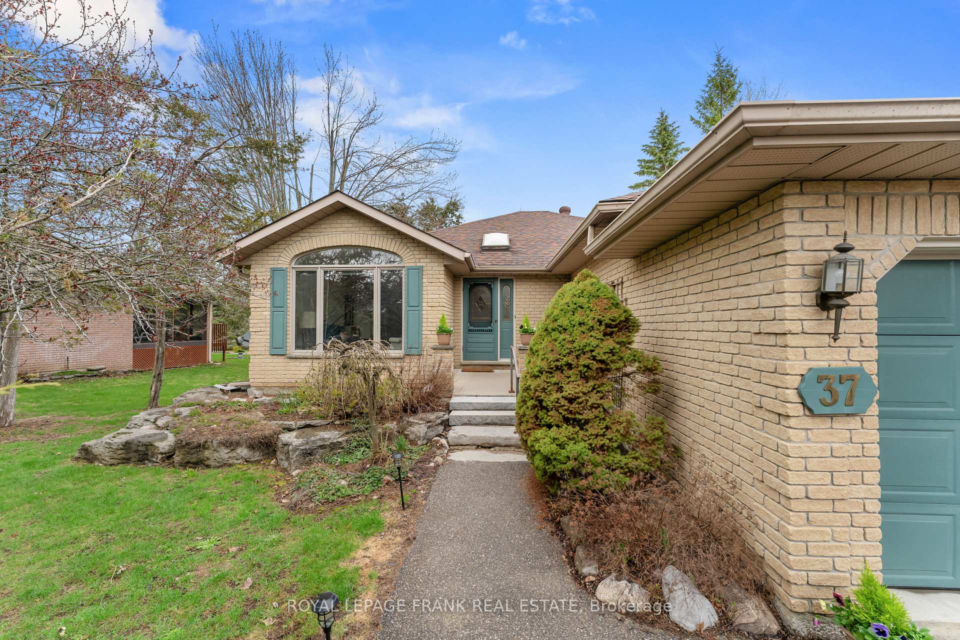 37 Island Bay Drive, Kawartha Lakes — photo 2 of 5