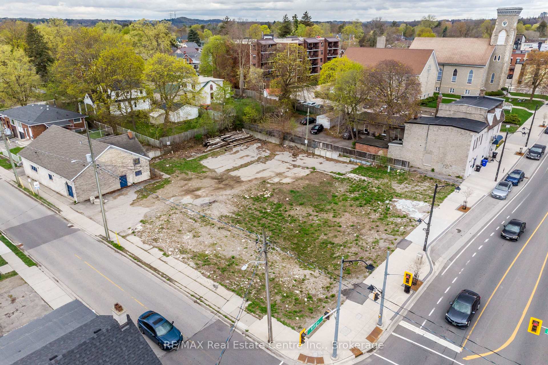 868 King Street E, Cambridge — photo 4 of 5