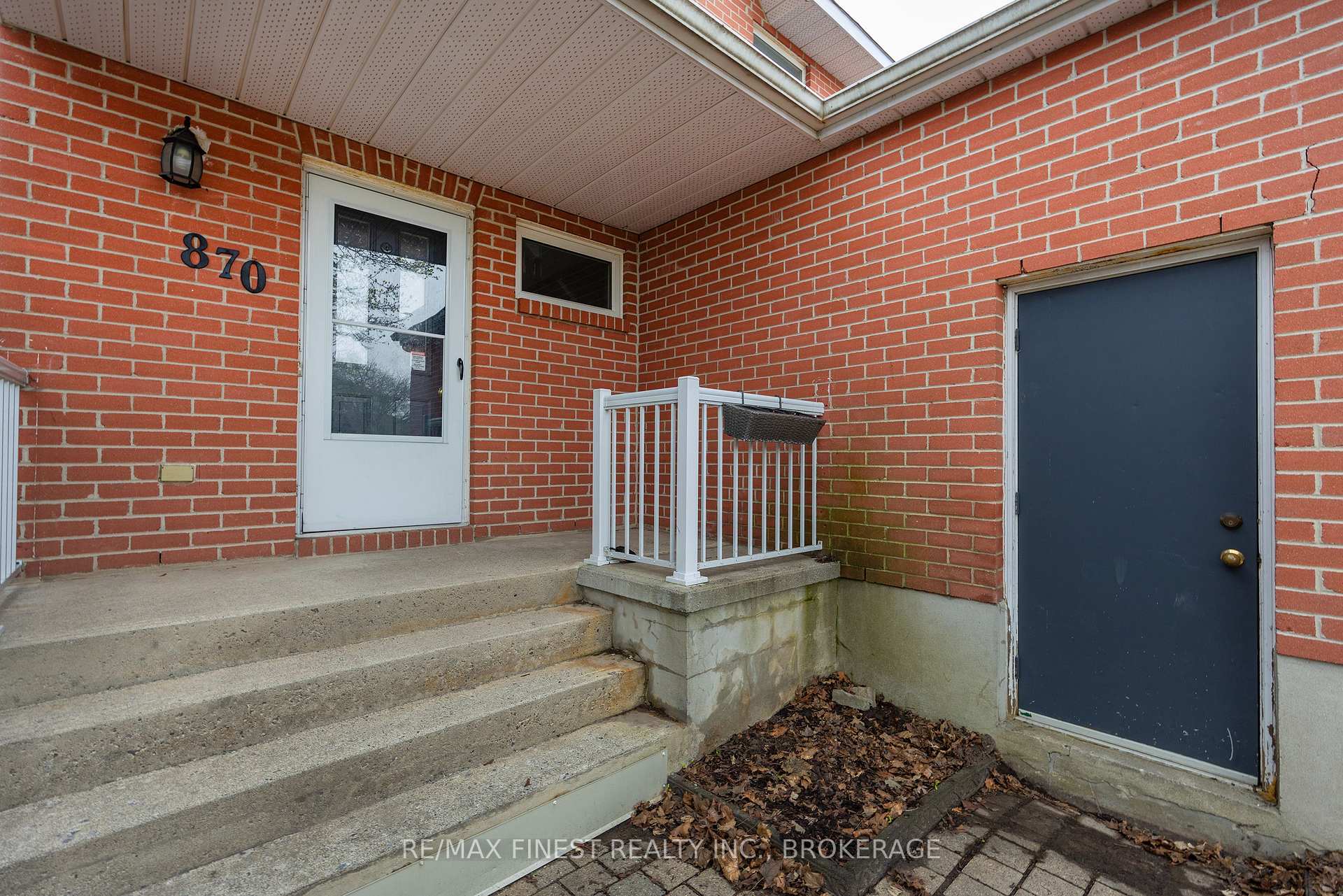 870 WALKER Court, Kingston — photo 4 of 5