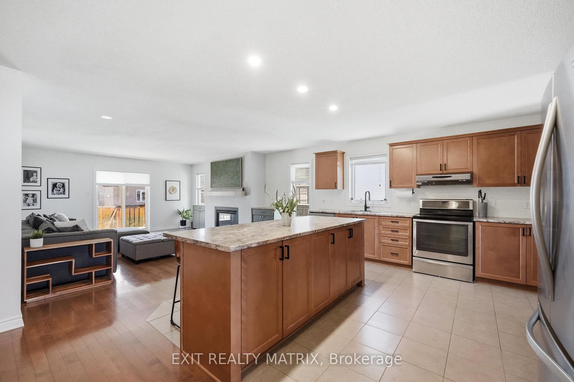 129 Abbey Crescent, Russell — photo 4 of 5