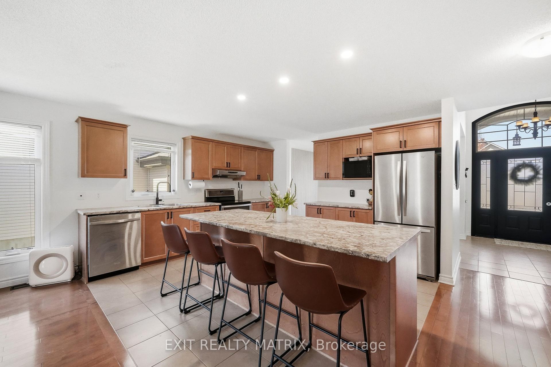 129 Abbey Crescent, Russell — photo 5 of 5