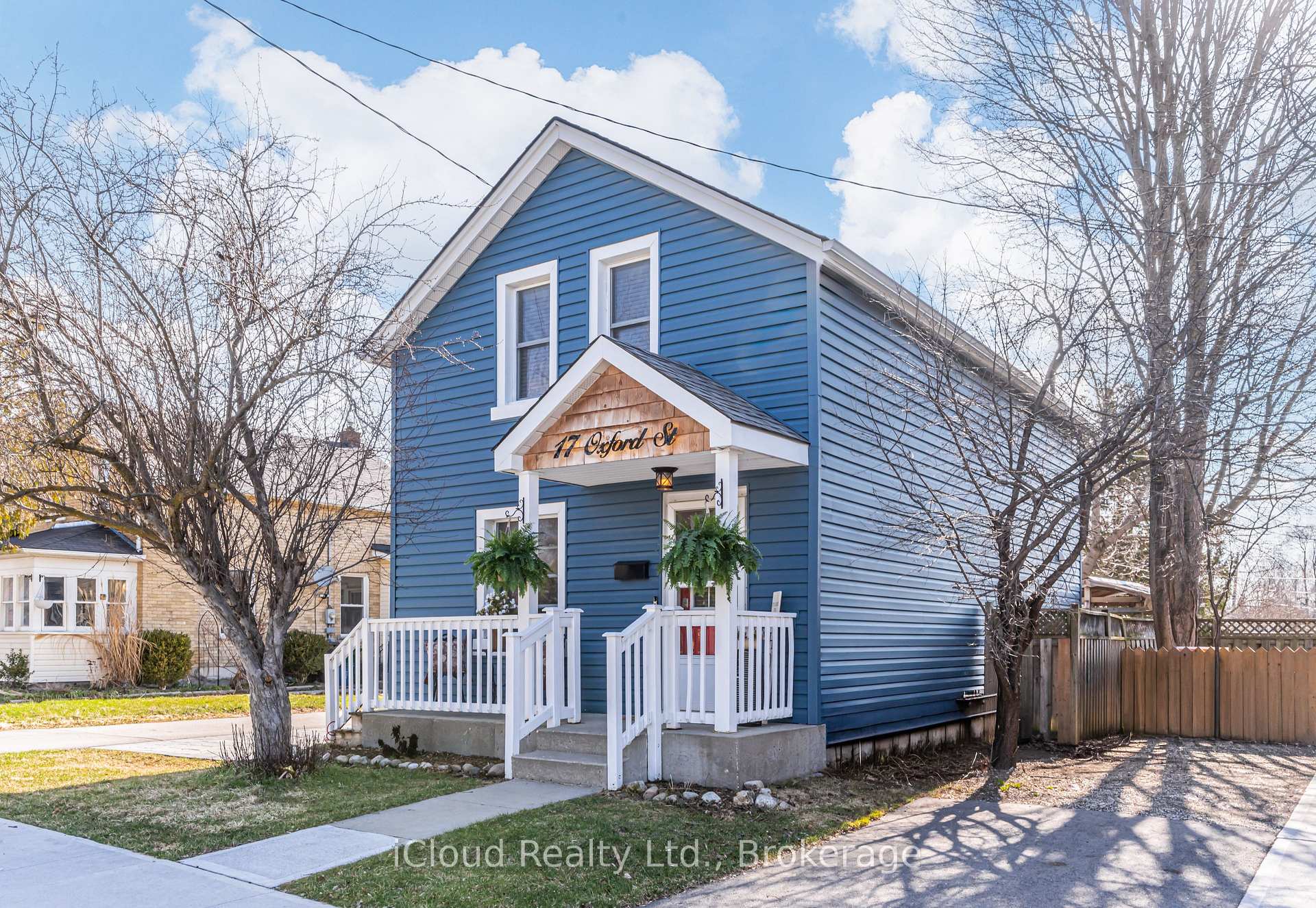 17 Oxford Street, Cambridge, ON N1R 1M3