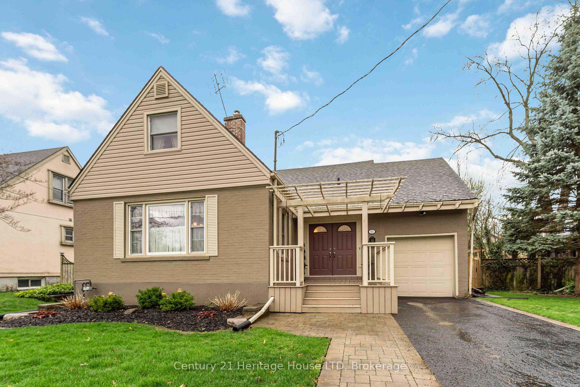 25 GLENVIEW Avenue, Welland, ON L3C 4K2 — Welland, Ontario