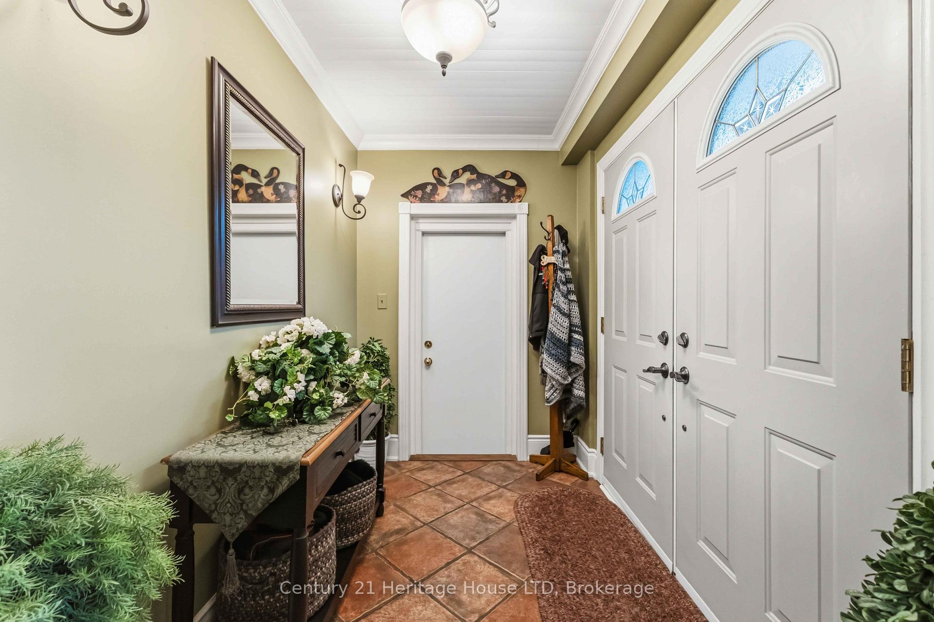 25 GLENVIEW Avenue, Welland — photo 3 of 5