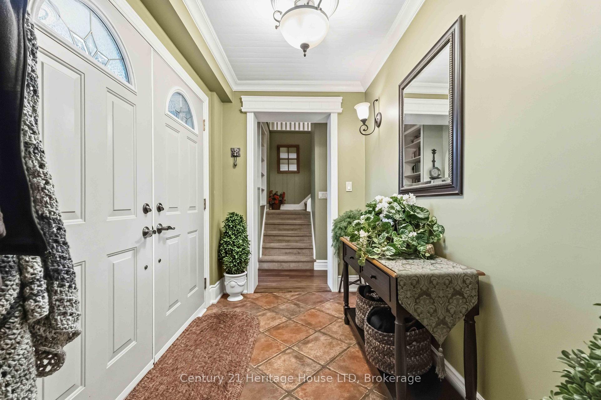25 GLENVIEW Avenue, Welland — photo 4 of 5