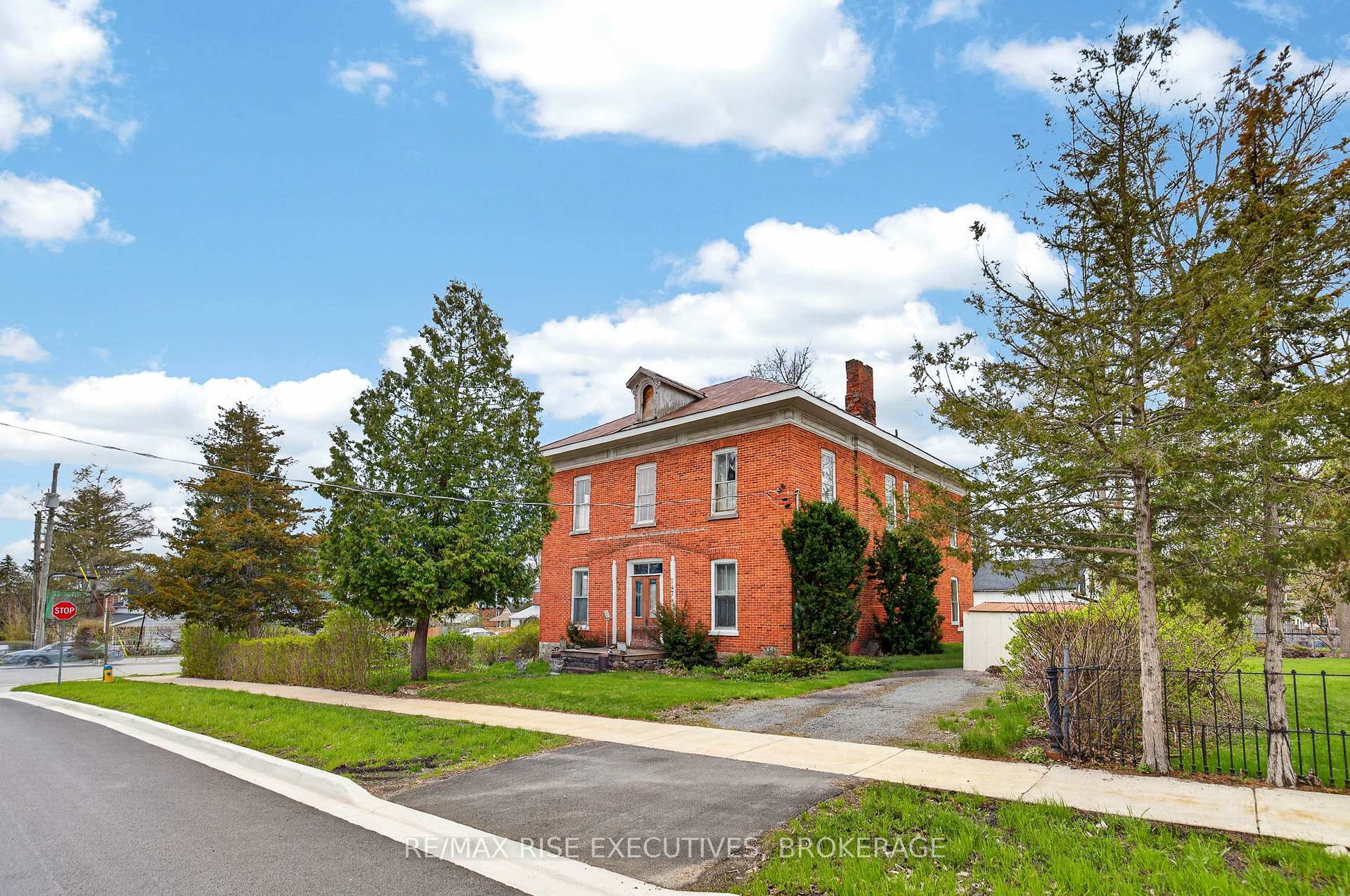147 St George Street, Deseronto — photo 4 of 5