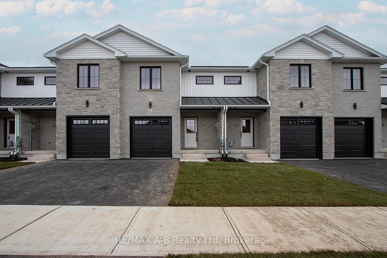 28 Linda Drive, Huron East, ON N0K 1W0