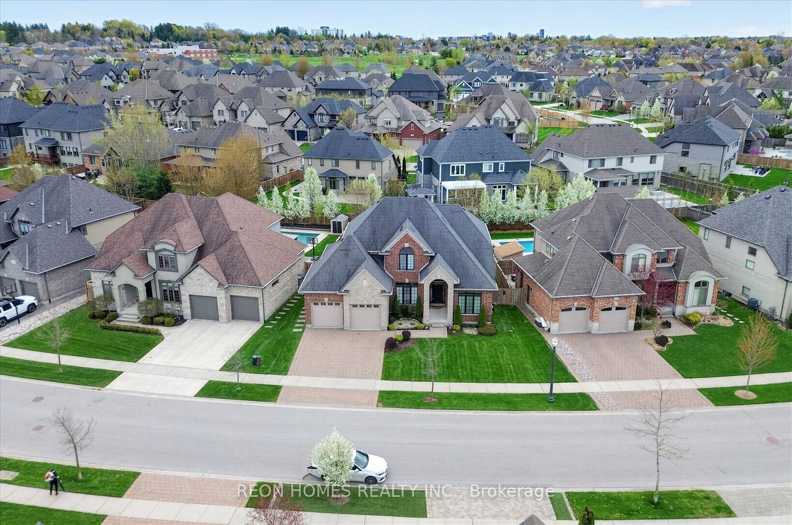 2192 CALLINGHAM Drive, London North — photo 4 of 5