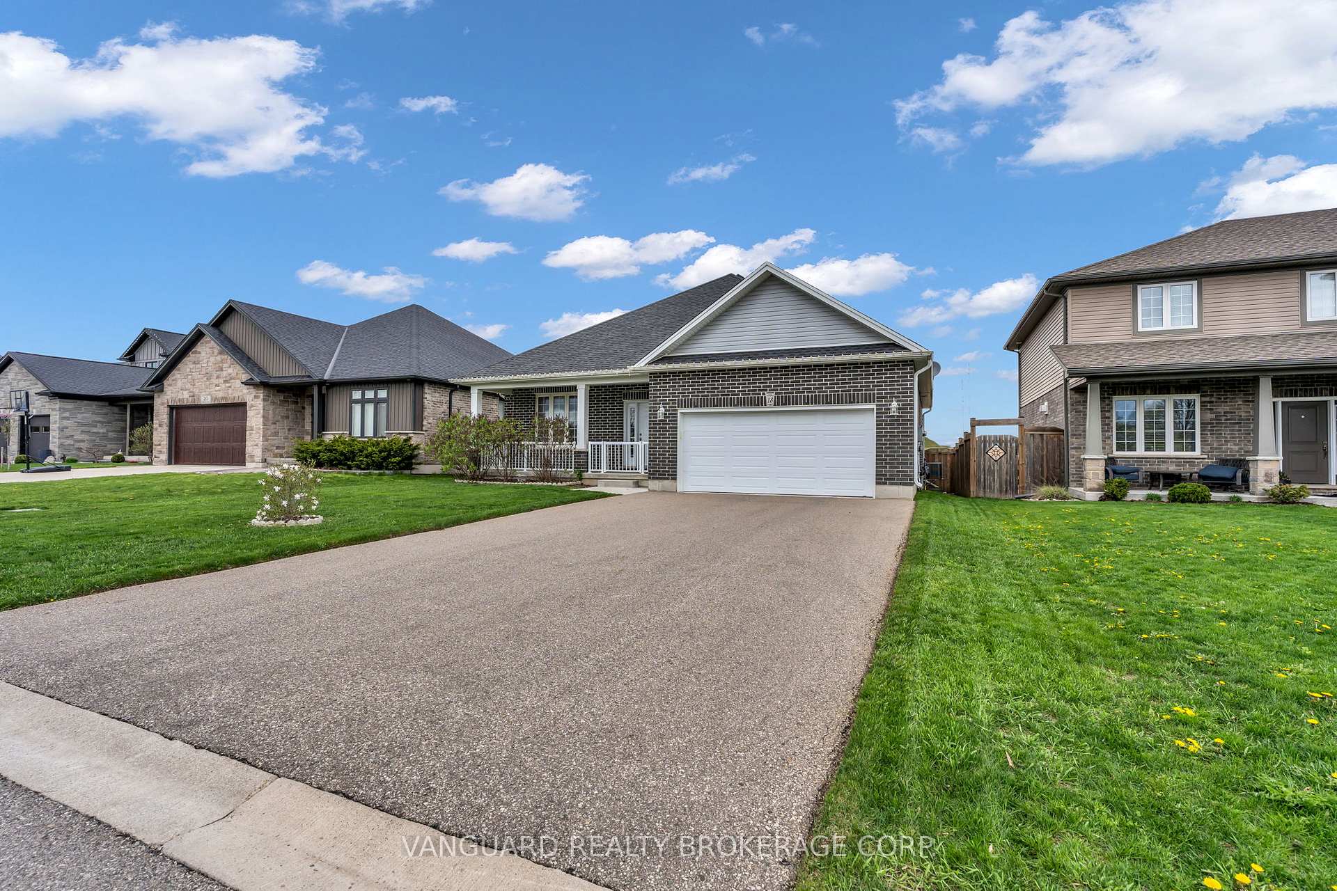 18 Crocus Avenue, Tillsonburg — photo 3 of 5