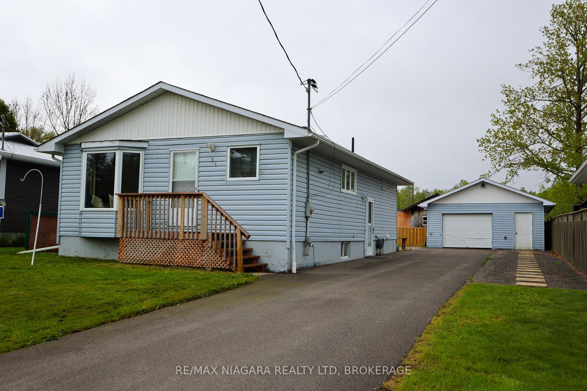 31 Spruce Drive, Temagami, ON P0H 2H0