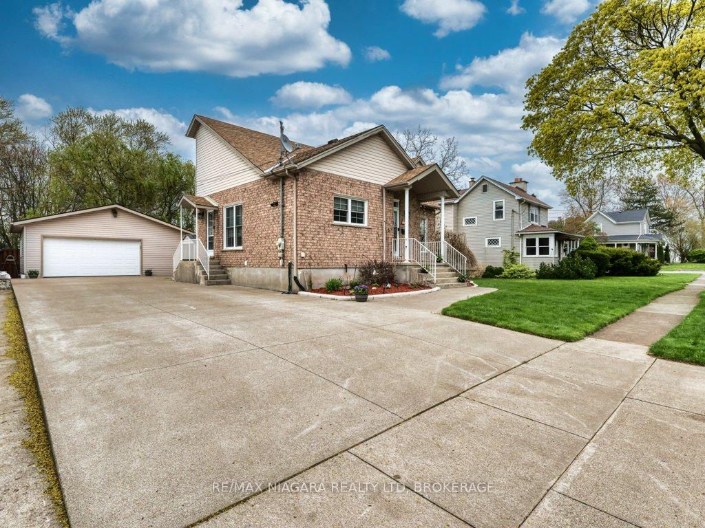 8110 LAMONT Avenue, Niagara Falls, ON L2G 6V5