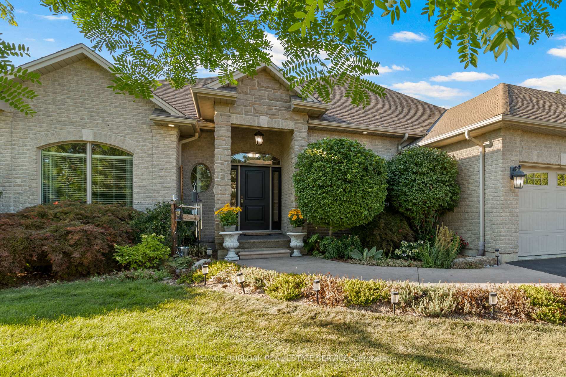 21 Farrow Road, Brantford, ON N3T 5L7 — Brantford, Ontario