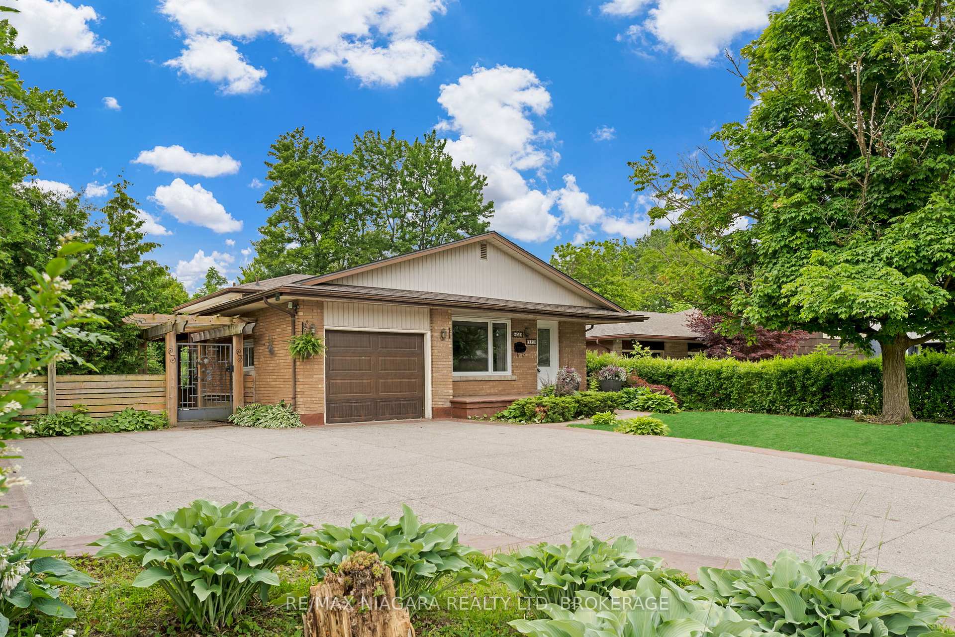 425 Fitch Street, Welland, ON L3C 4W7 — Welland, Ontario