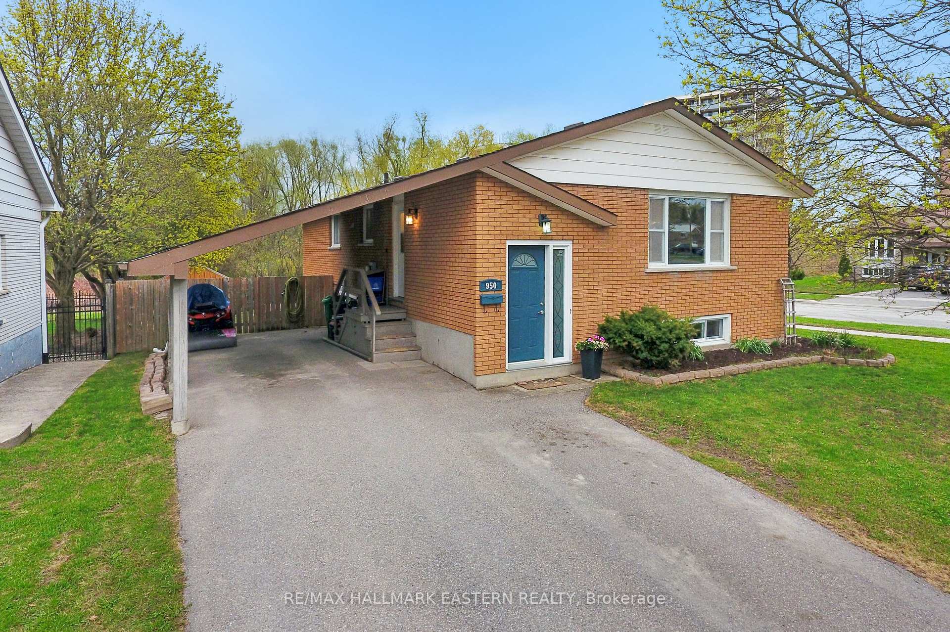 950 Silverdale Road, Peterborough, ON K9J 7W6 — Peterborough, Ontario