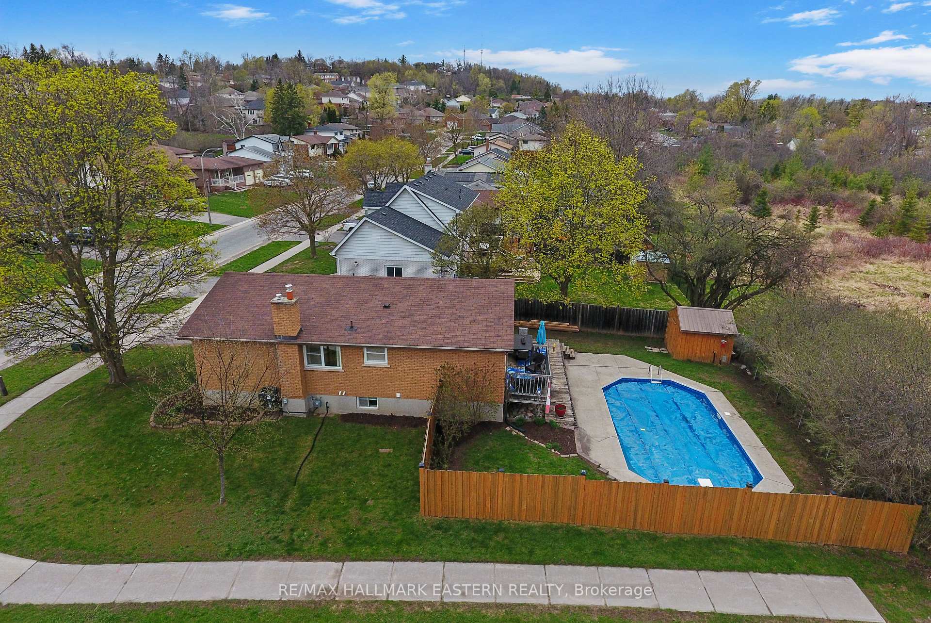 950 Silverdale Road, Peterborough — photo 3 of 5