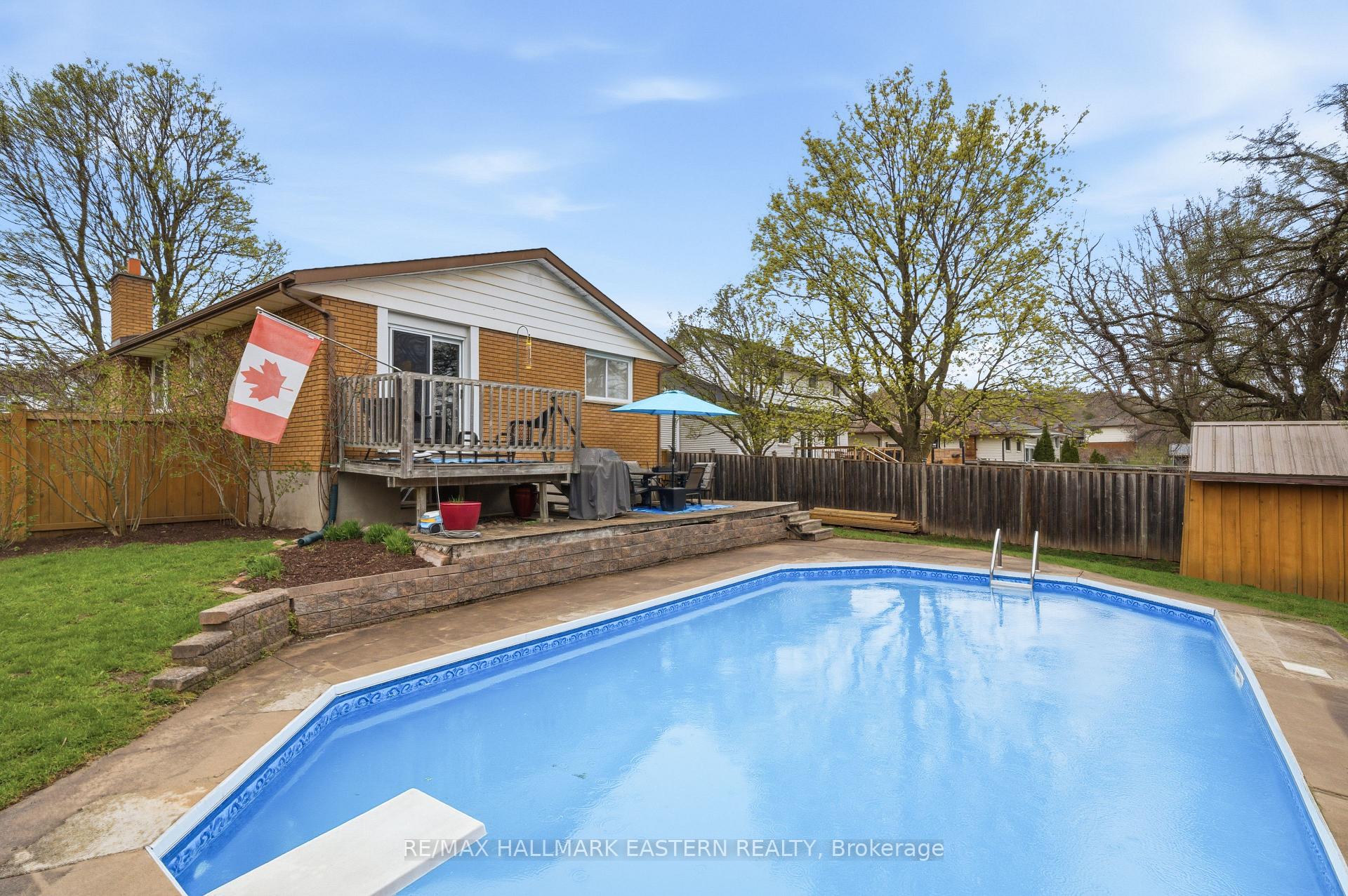 950 Silverdale Road, Peterborough — photo 4 of 5