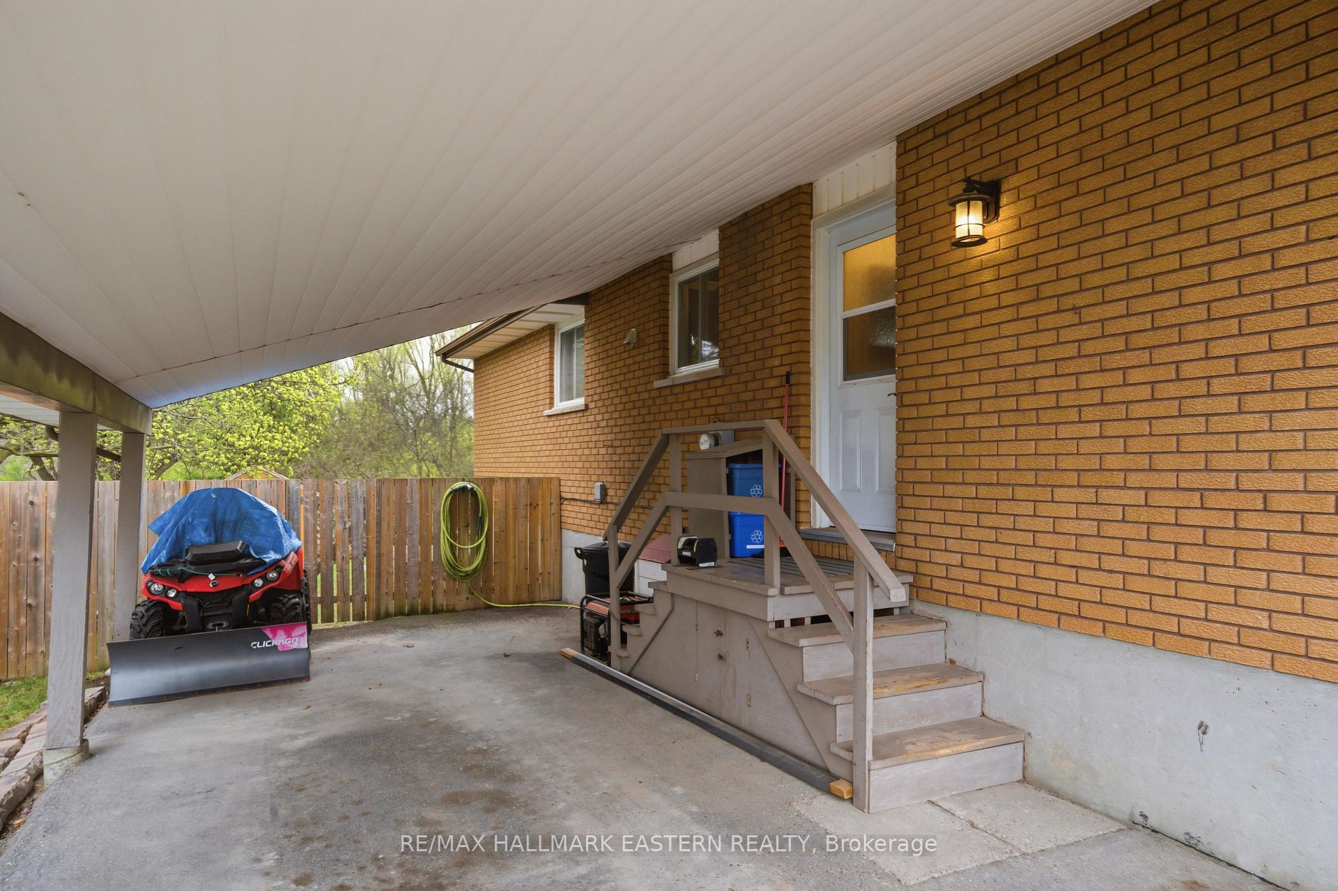 950 Silverdale Road, Peterborough — photo 5 of 5