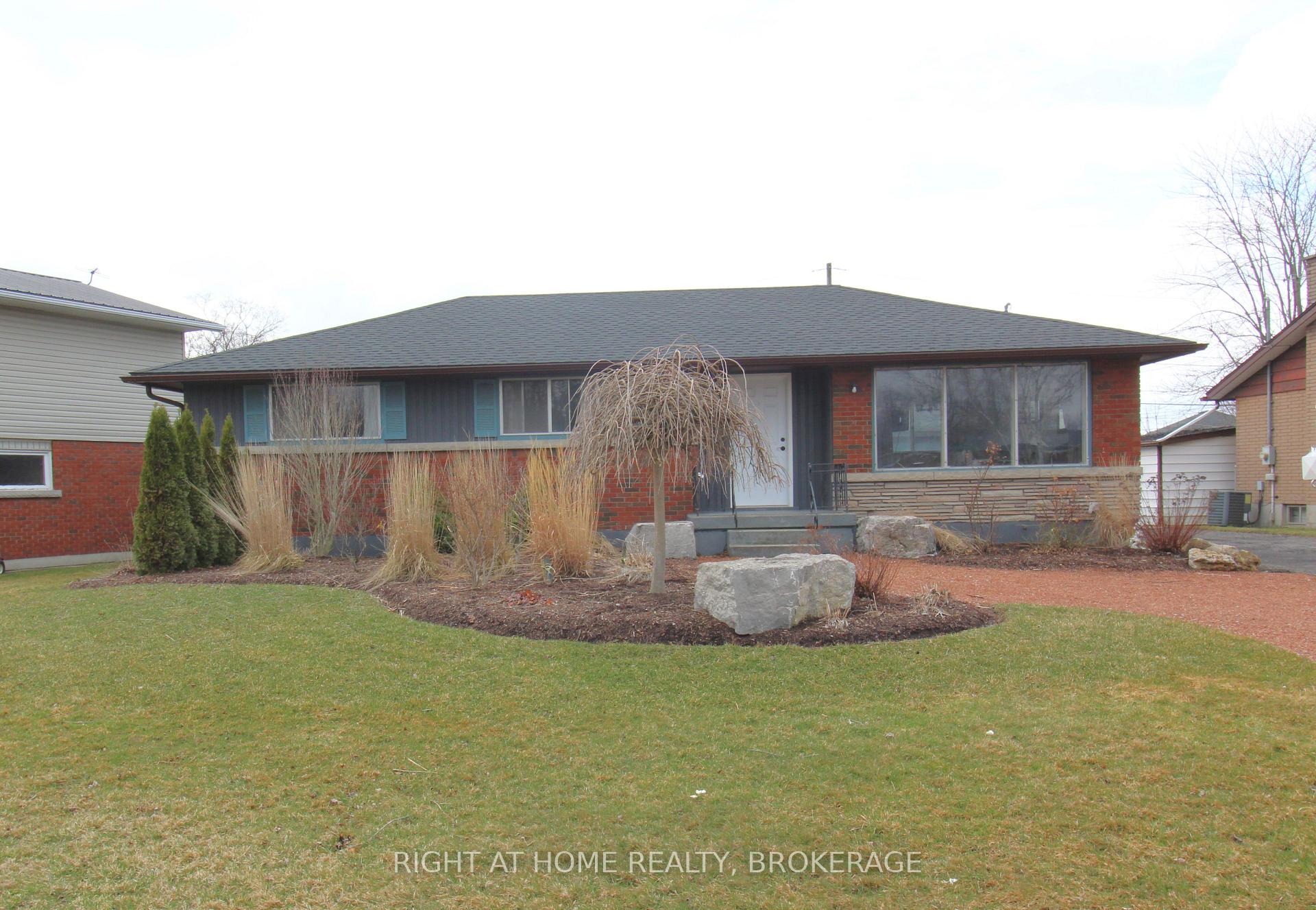 105 Glenwood Parkway, Welland, ON L3B 5M7 — Welland, Ontario