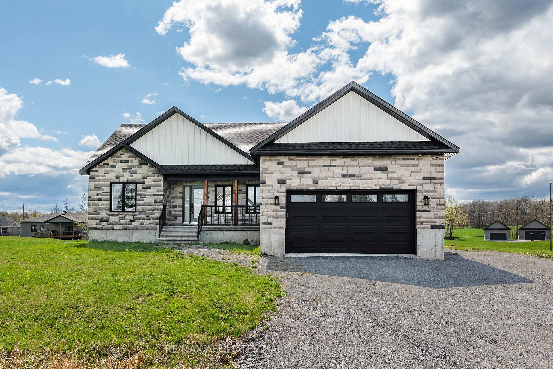 6836 James Crescent, South Glengarry, ON K0C 2E0 — South Glengarry, Ontario