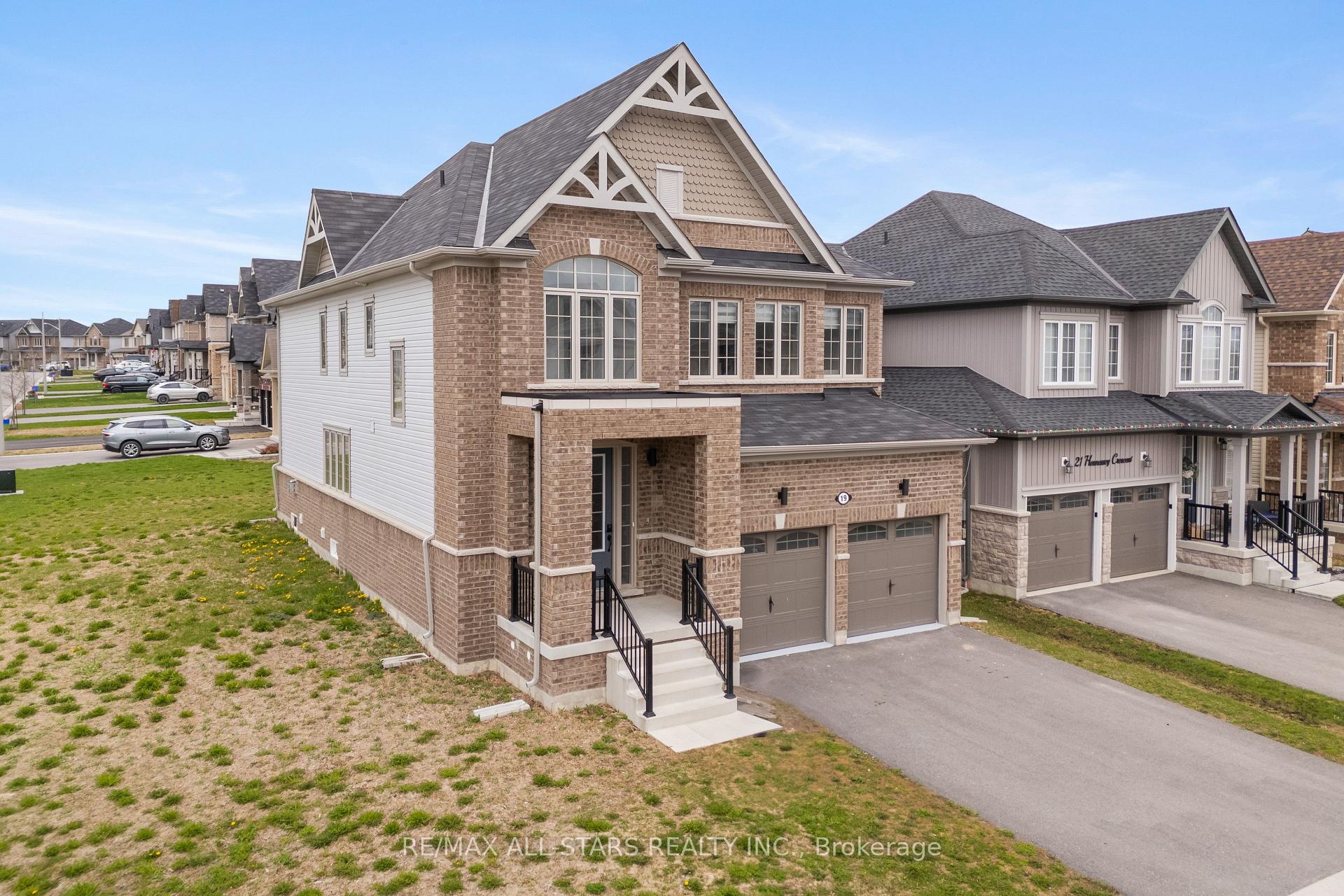 19 Hennessey Crescent, Kawartha Lakes, ON K9V 0P2 — Kawartha Lakes, Ontario