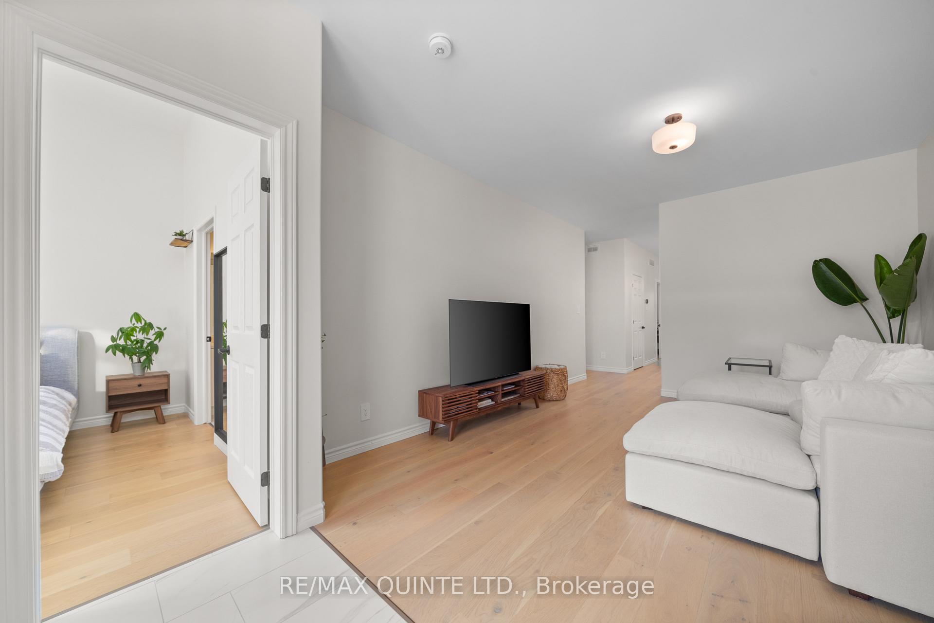 63 Athabaska Drive, Belleville — photo 4 of 5