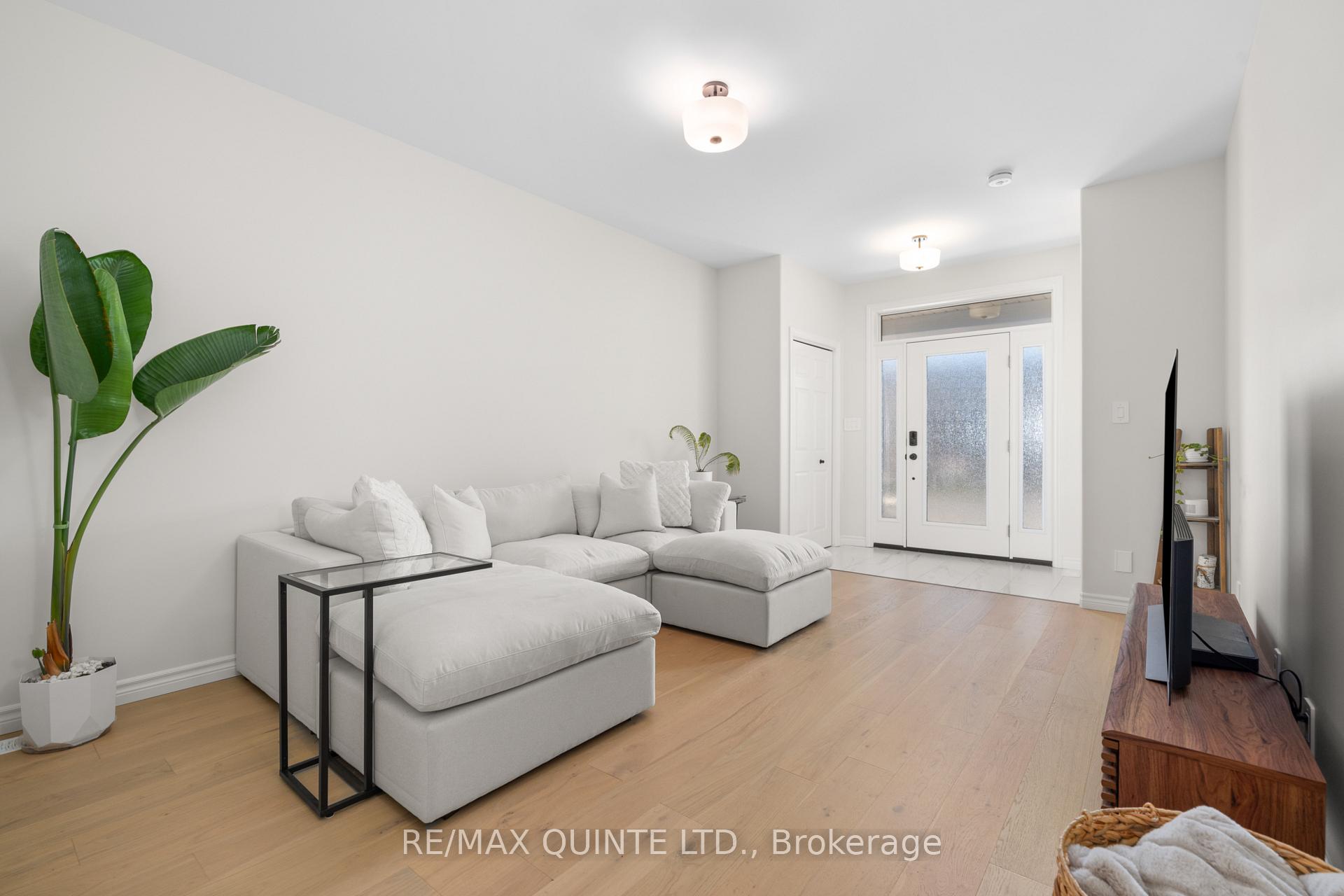 63 Athabaska Drive, Belleville — photo 5 of 5