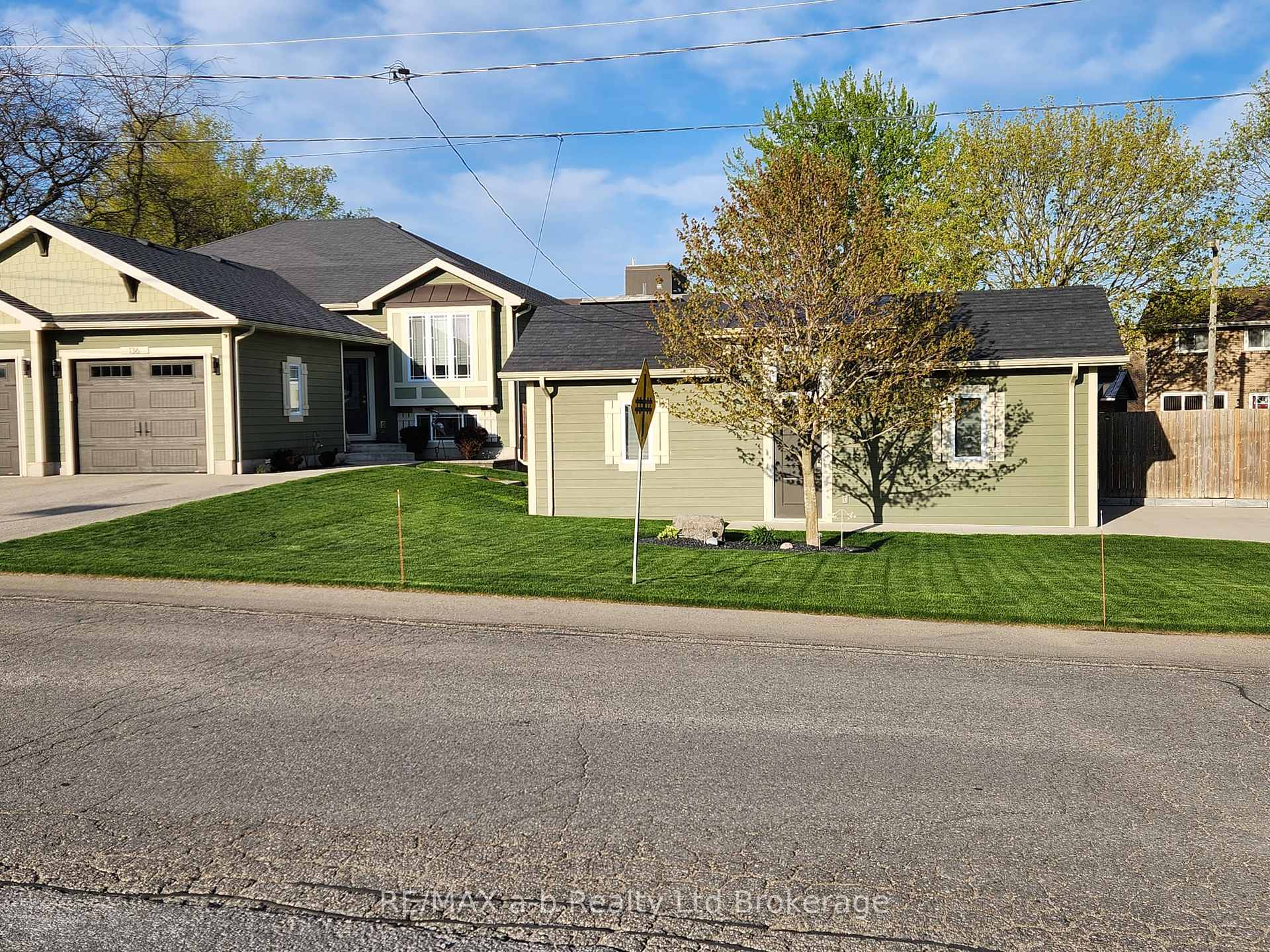 136 Maple Lane, Tillsonburg, ON N4G 2Y9 — Tillsonburg, Ontario