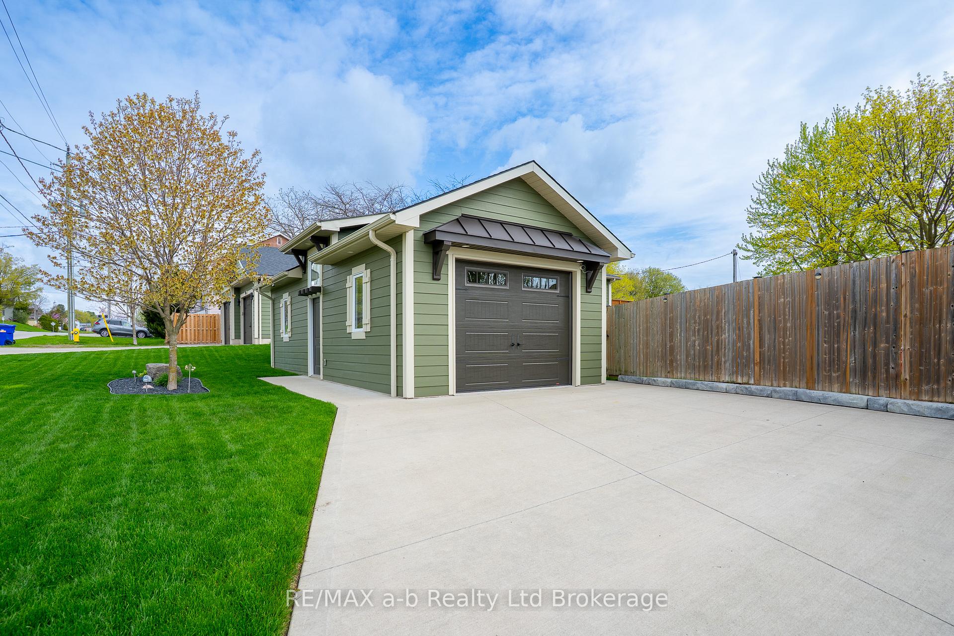 136 Maple Lane, Tillsonburg — photo 5 of 5