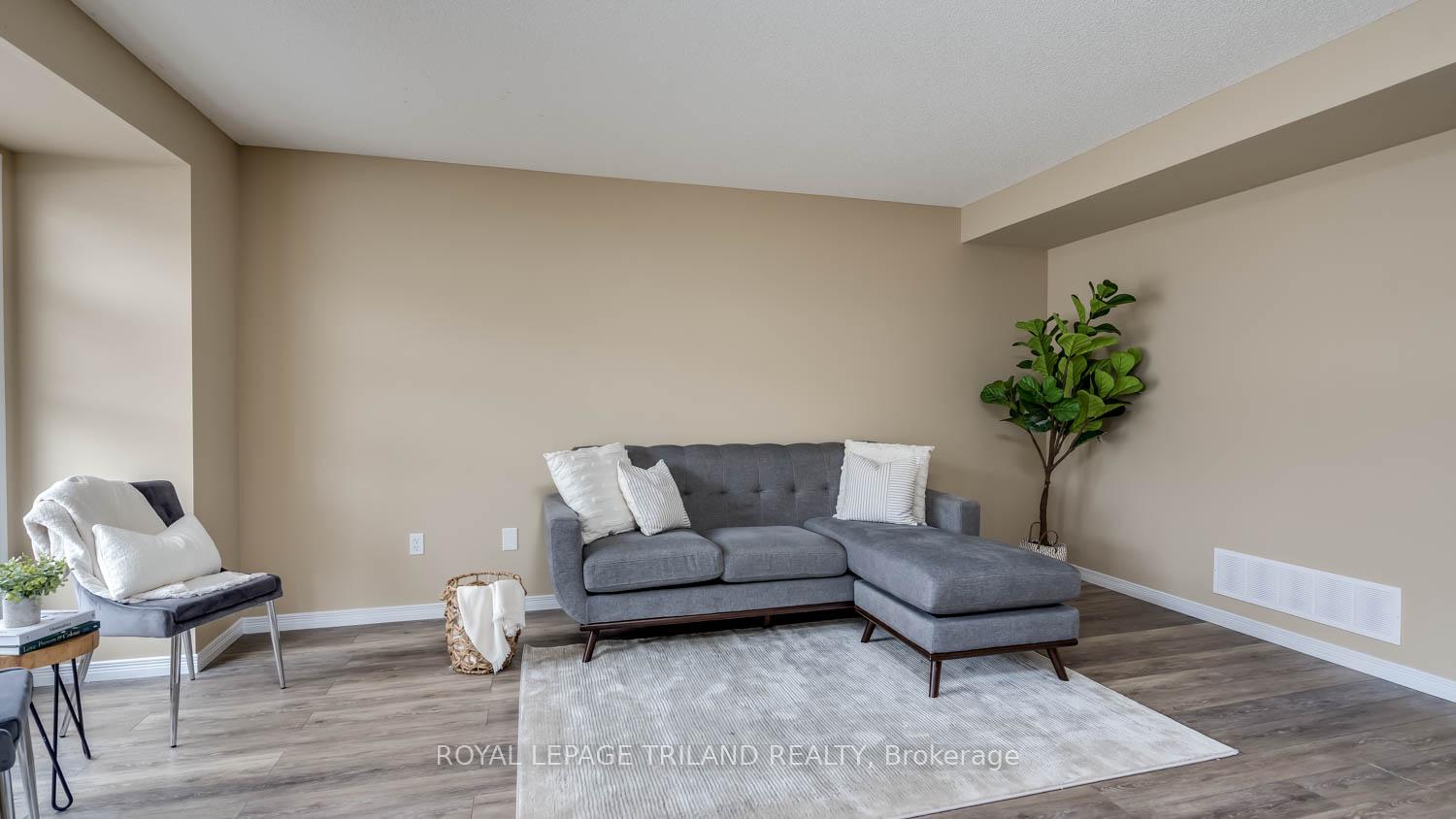 1600 Mickleborough Drive 17, London North — photo 4 of 5