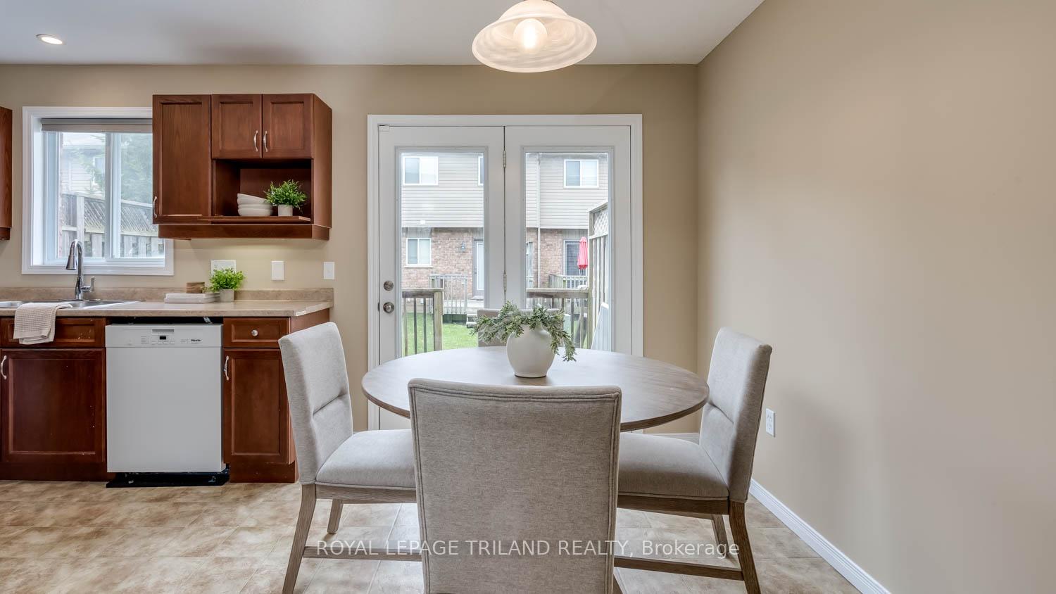 1600 Mickleborough Drive 17, London North — photo 5 of 5