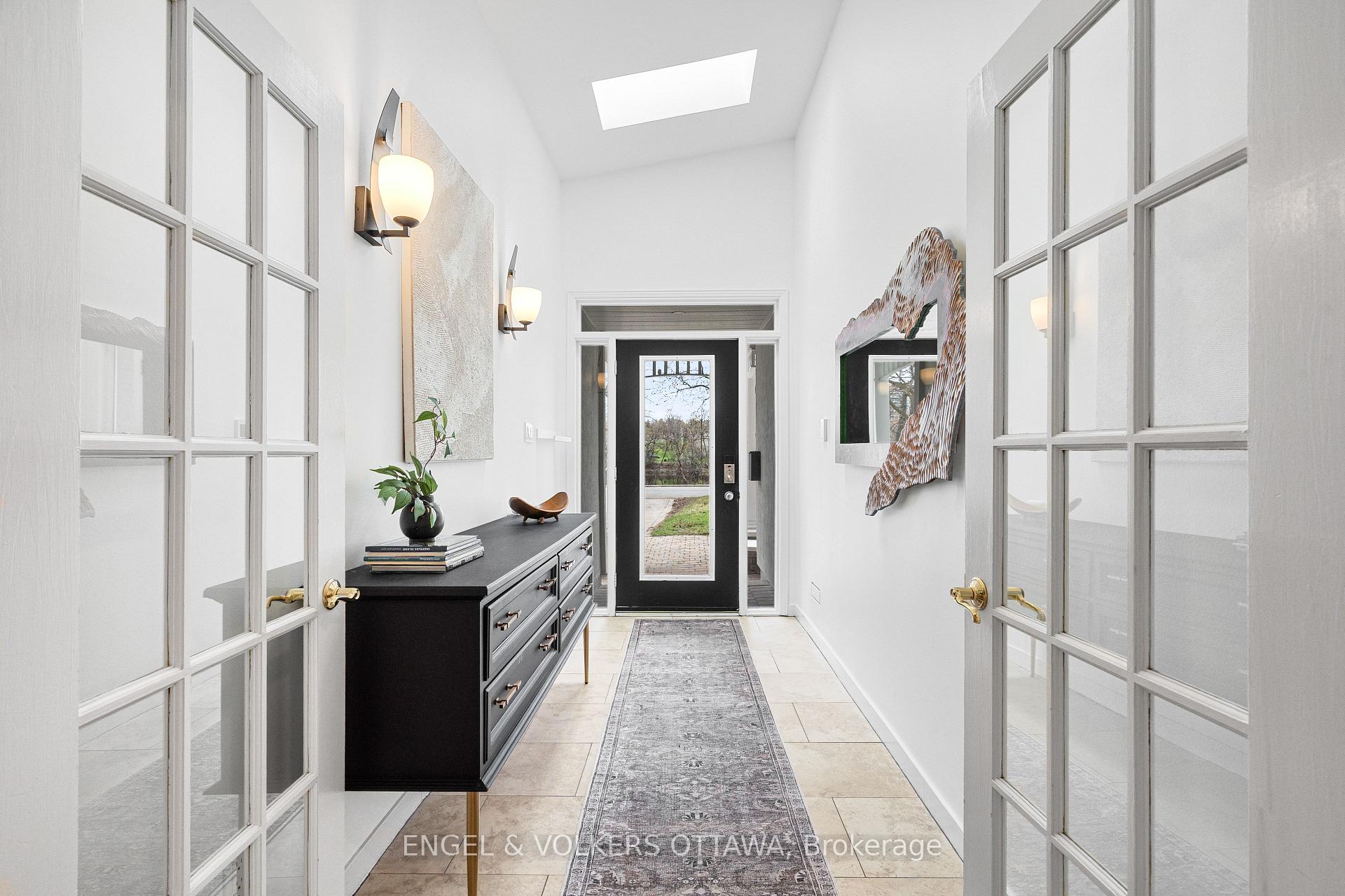 1926 Rideau Garden Drive, Glebe - Ottawa East and Area — photo 4 of 5