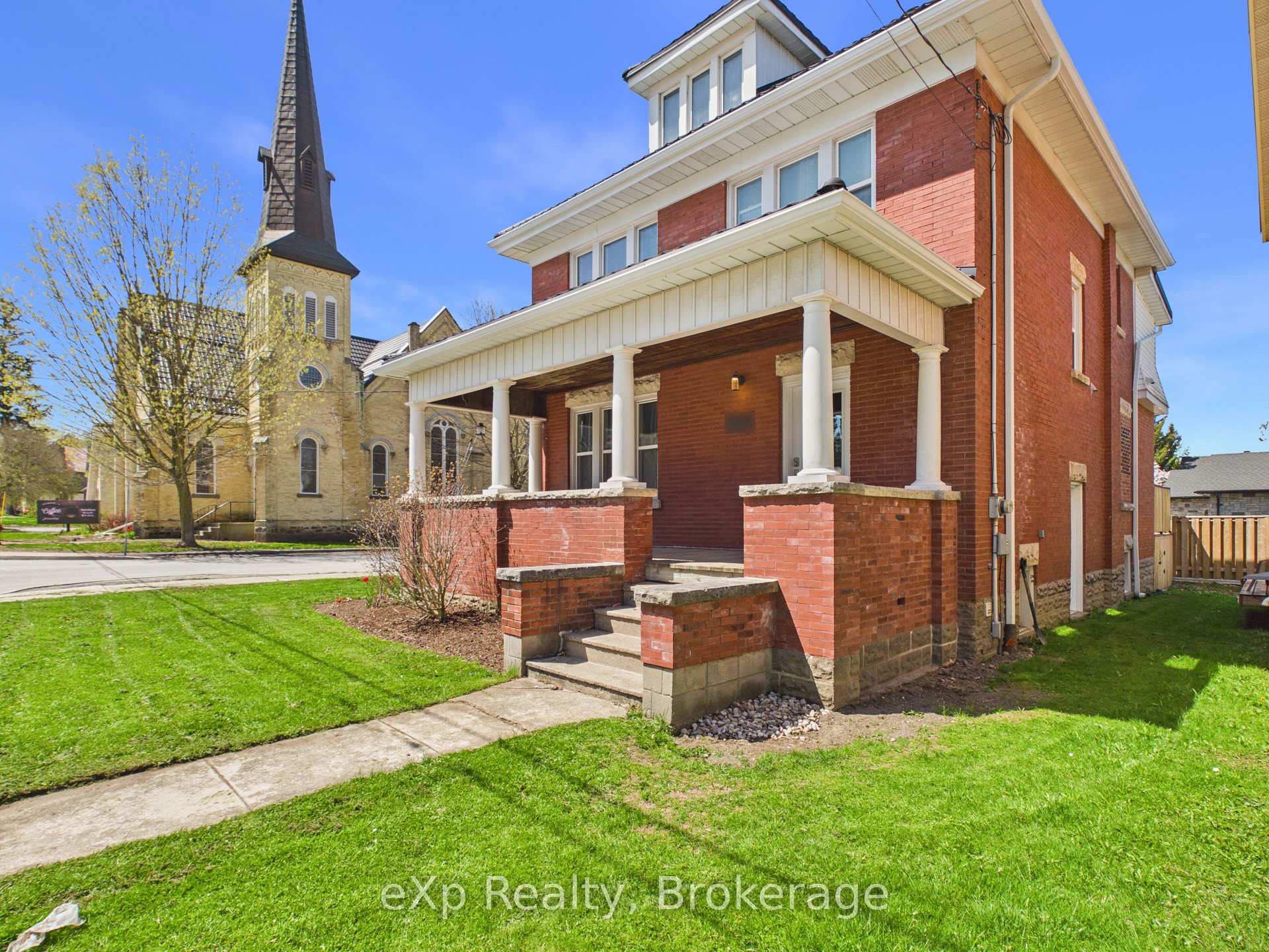 235 Jackson Street S, Brockton — photo 2 of 5