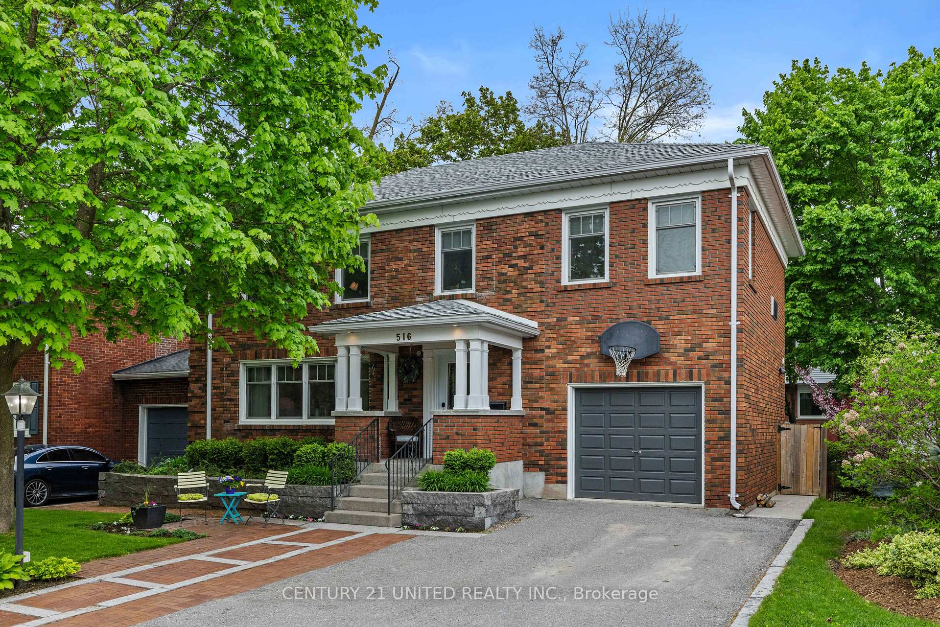 516 Hunter Street W, Peterborough — photo 2 of 5