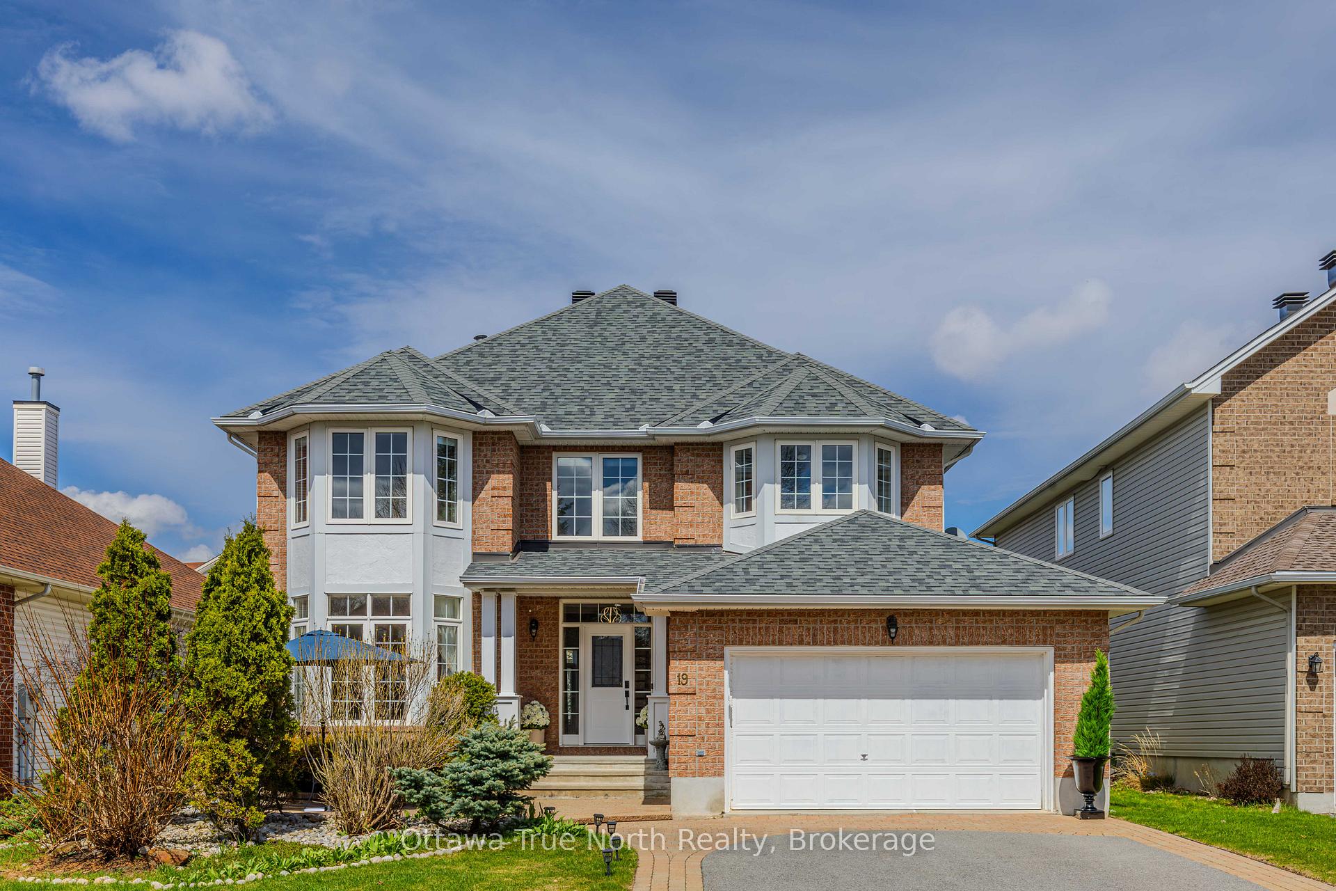 19 Black Tern Crescent, Kanata, ON K2M 2Z4