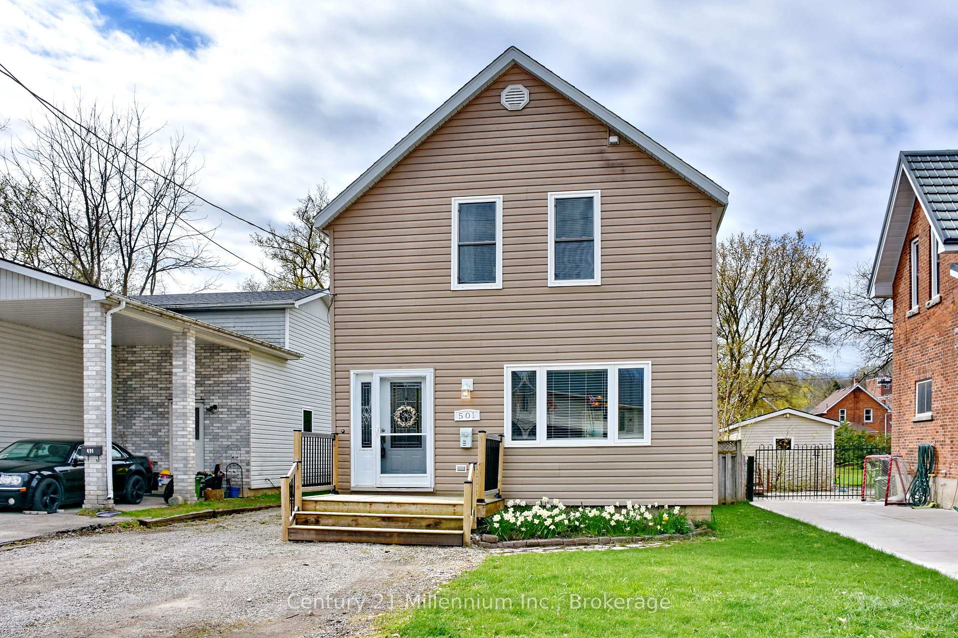 501 14th Street W, Owen Sound — photo 2 of 5