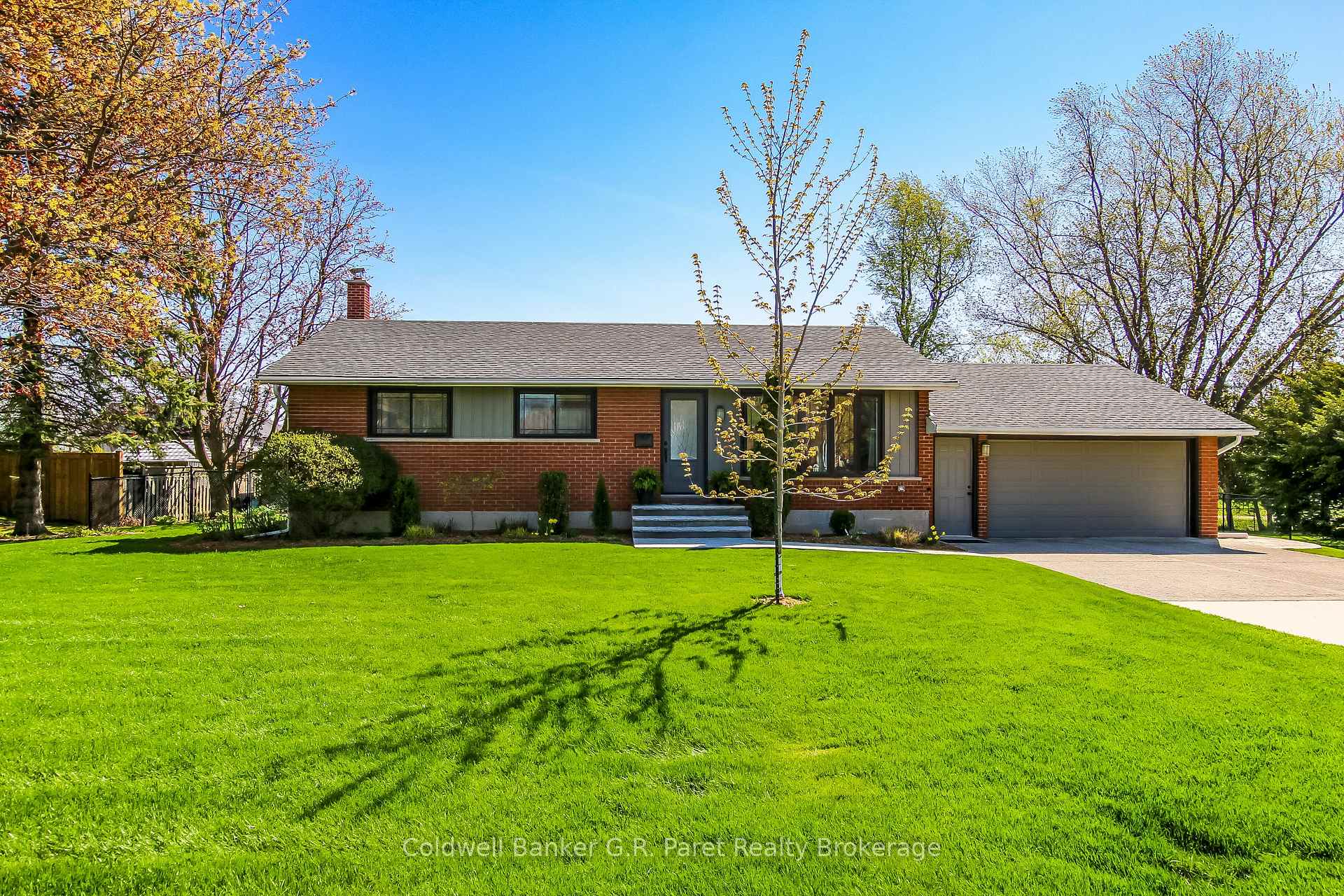 35 Tanager Drive, Tillsonburg — photo 2 of 5