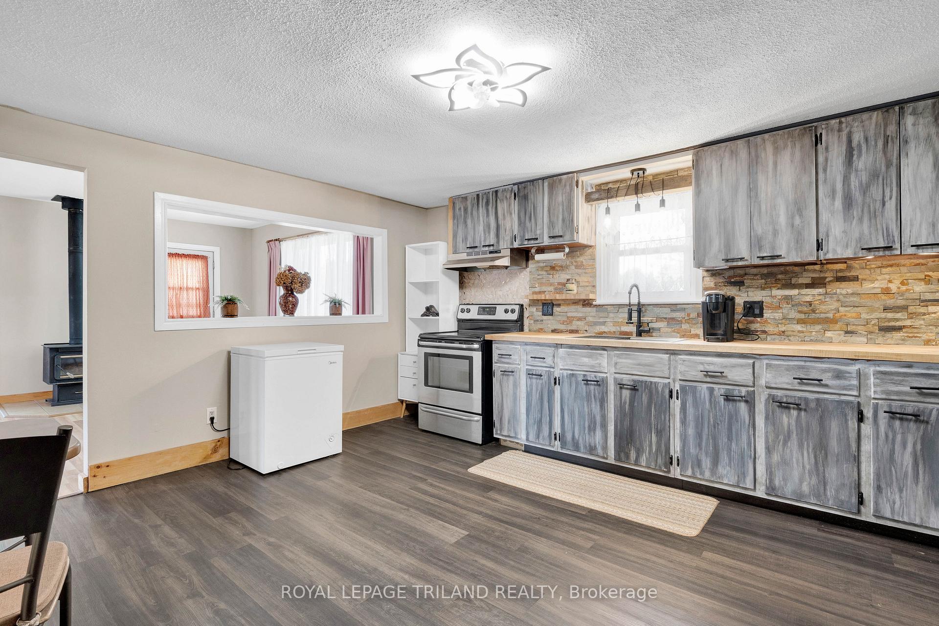 20236 Marsh Line W, West Elgin — photo 4 of 5
