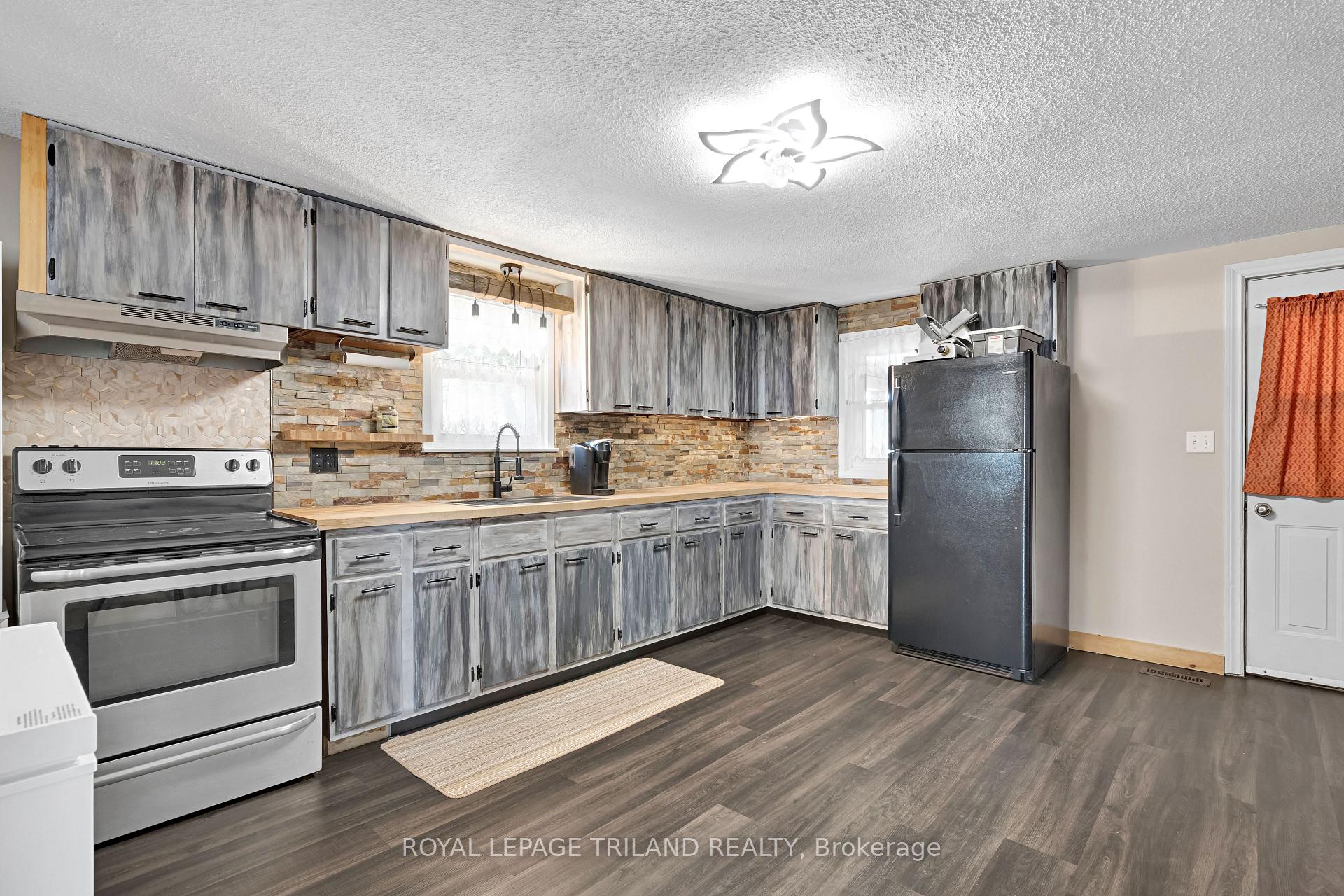 20236 Marsh Line W, West Elgin — photo 5 of 5
