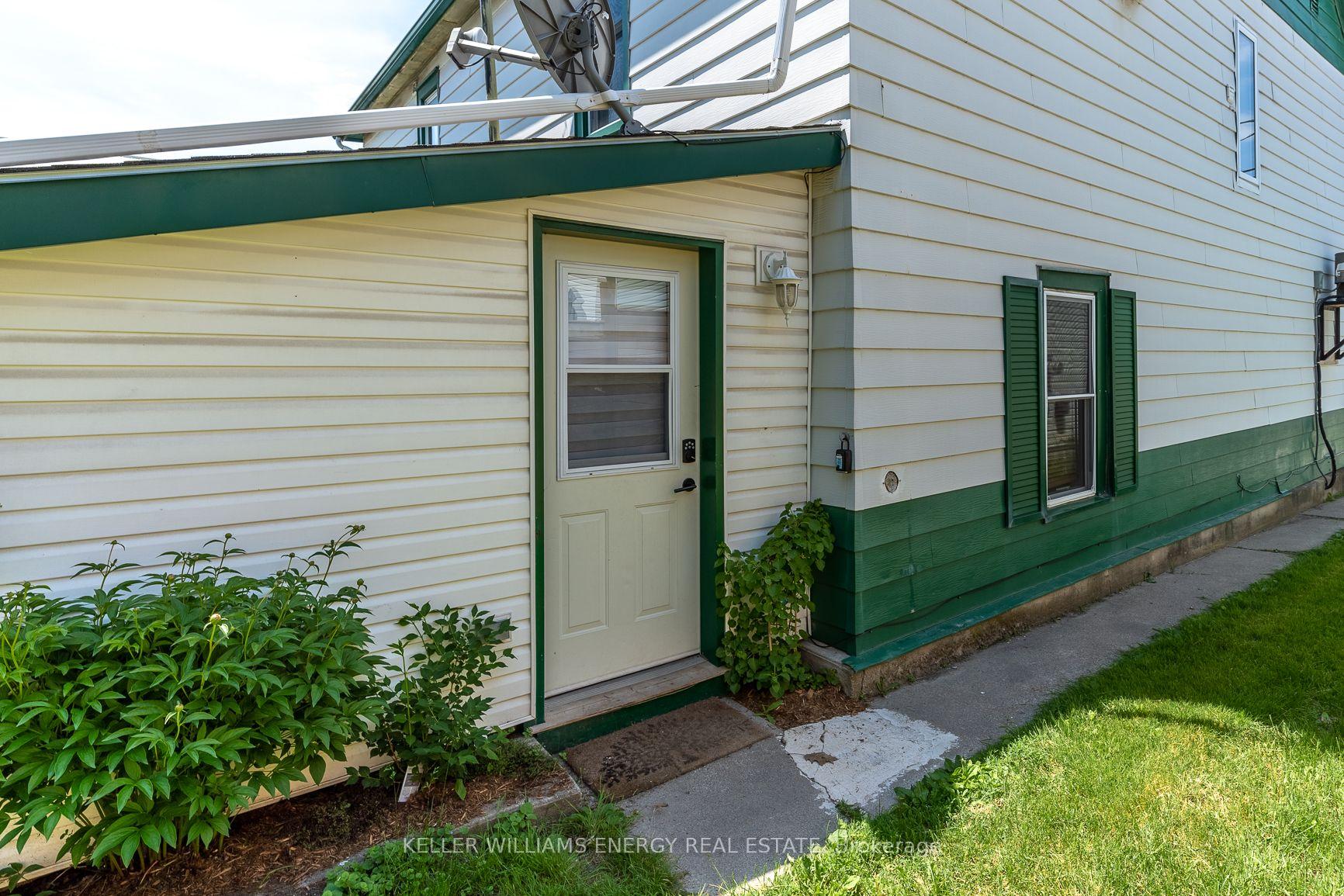 60 Picton Main Street, Prince Edward County — photo 3 of 5