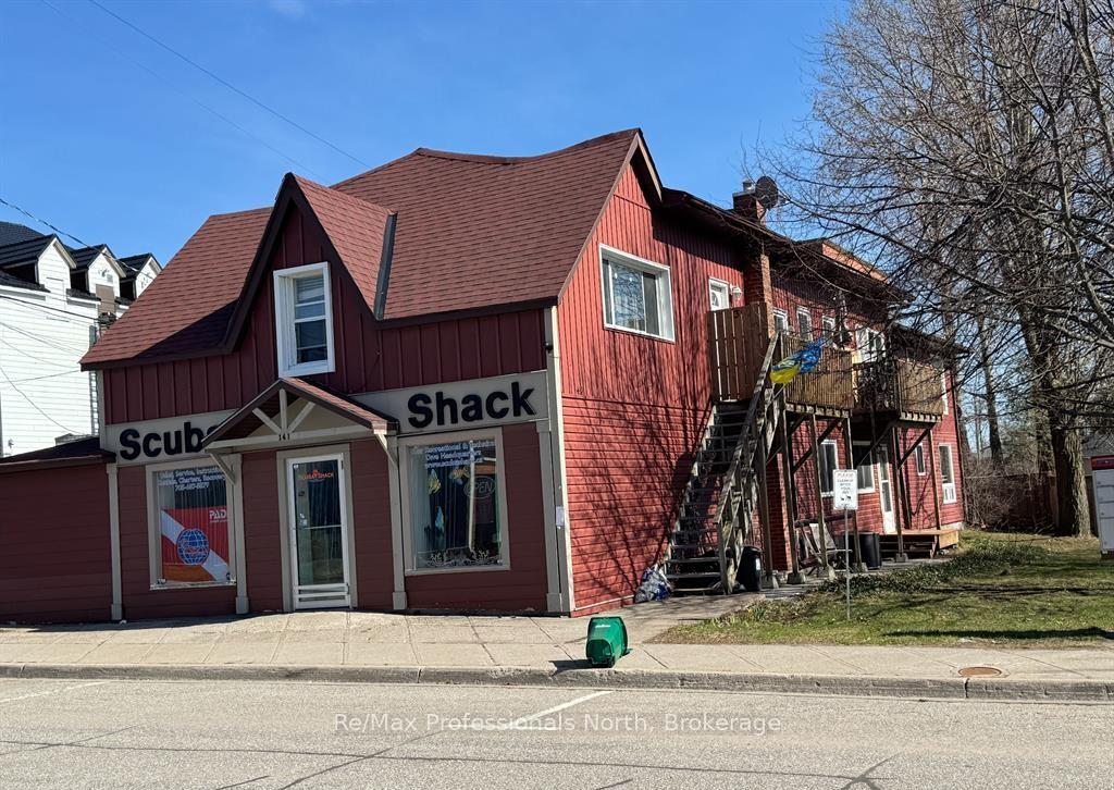 141 Hotchkiss Street, Gravenhurst, ON P1P 1H6