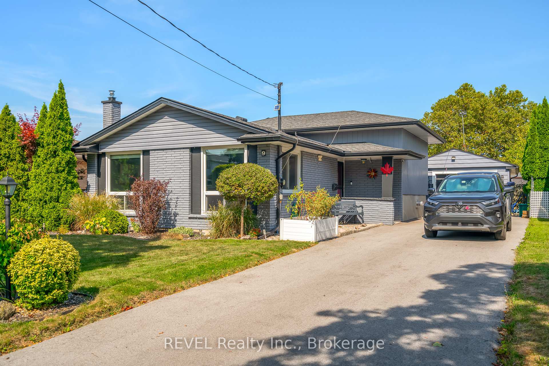 9 Fitzroy Lane, St. Catharines — photo 2 of 5