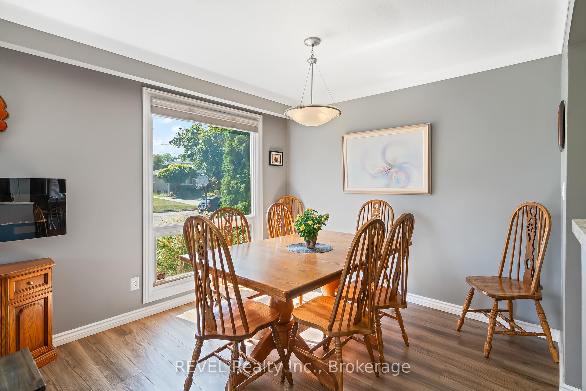 9 Fitzroy Lane, St. Catharines — photo 3 of 5