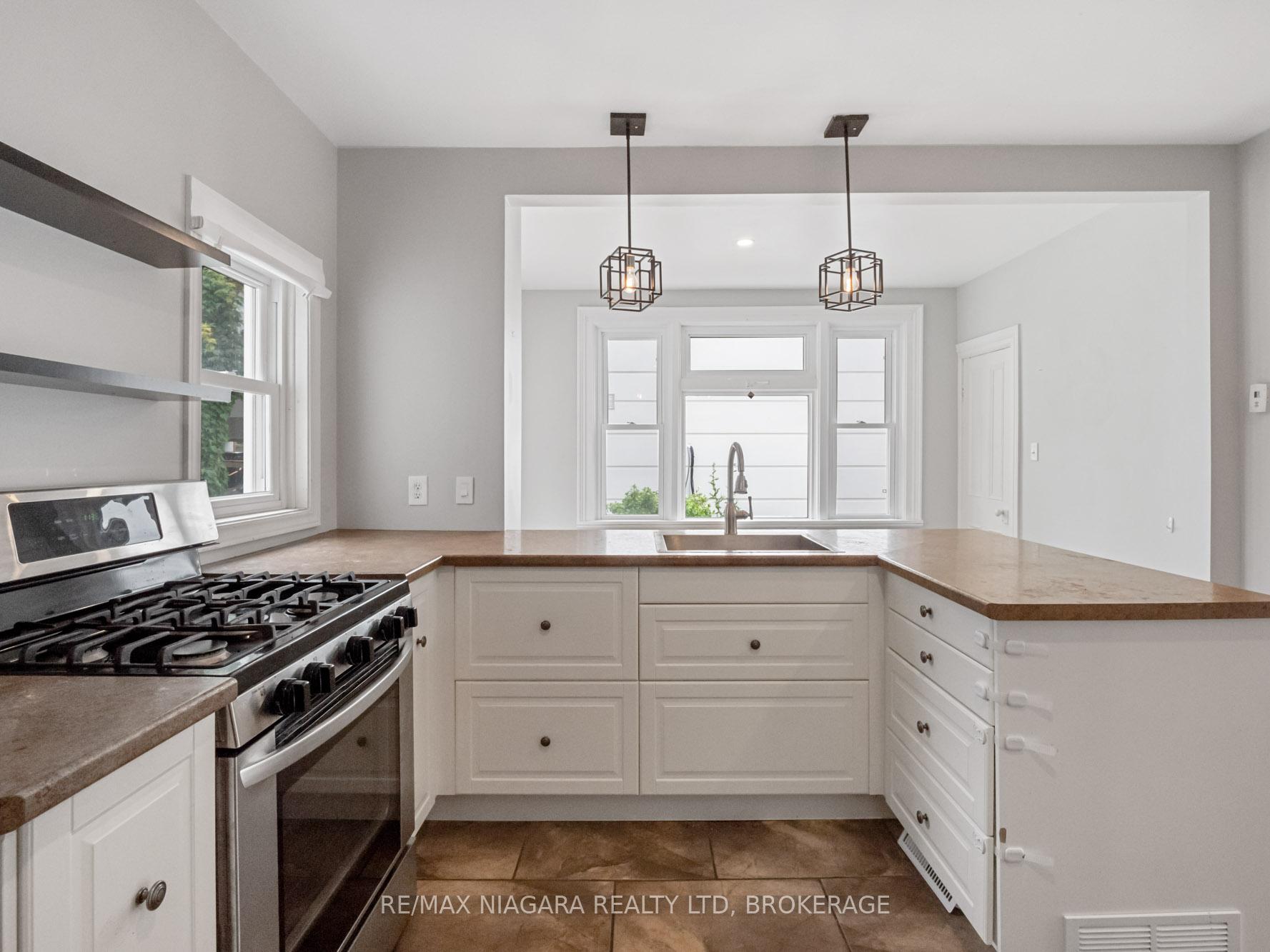 430 Ridge Road N, Fort Erie — photo 3 of 5