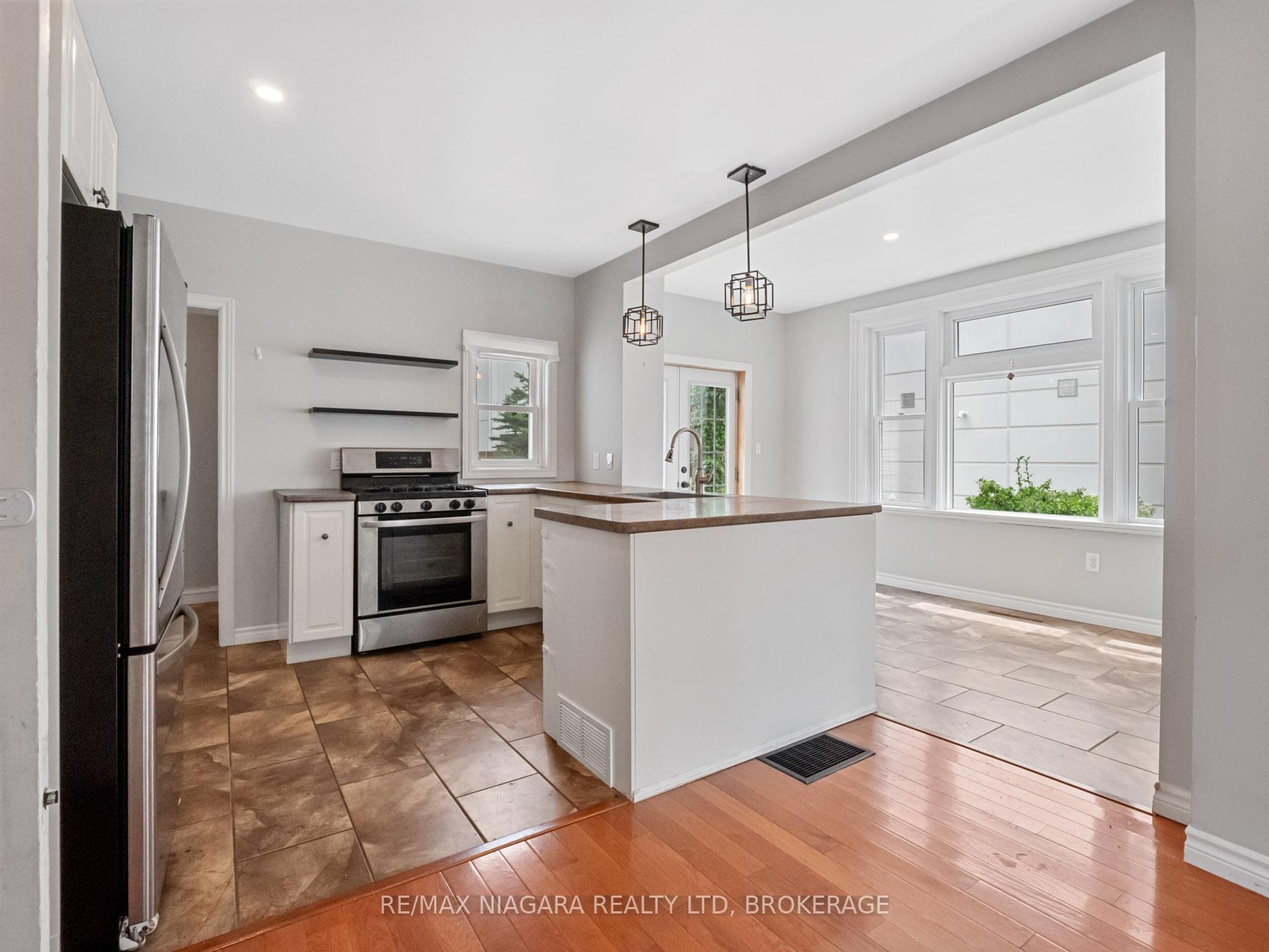 430 Ridge Road N, Fort Erie — photo 4 of 5
