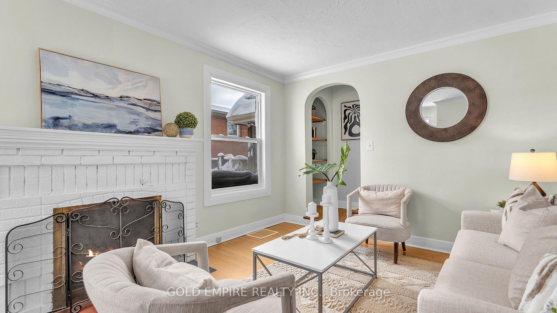 727 Whetter Avenue, London South — photo 5 of 5