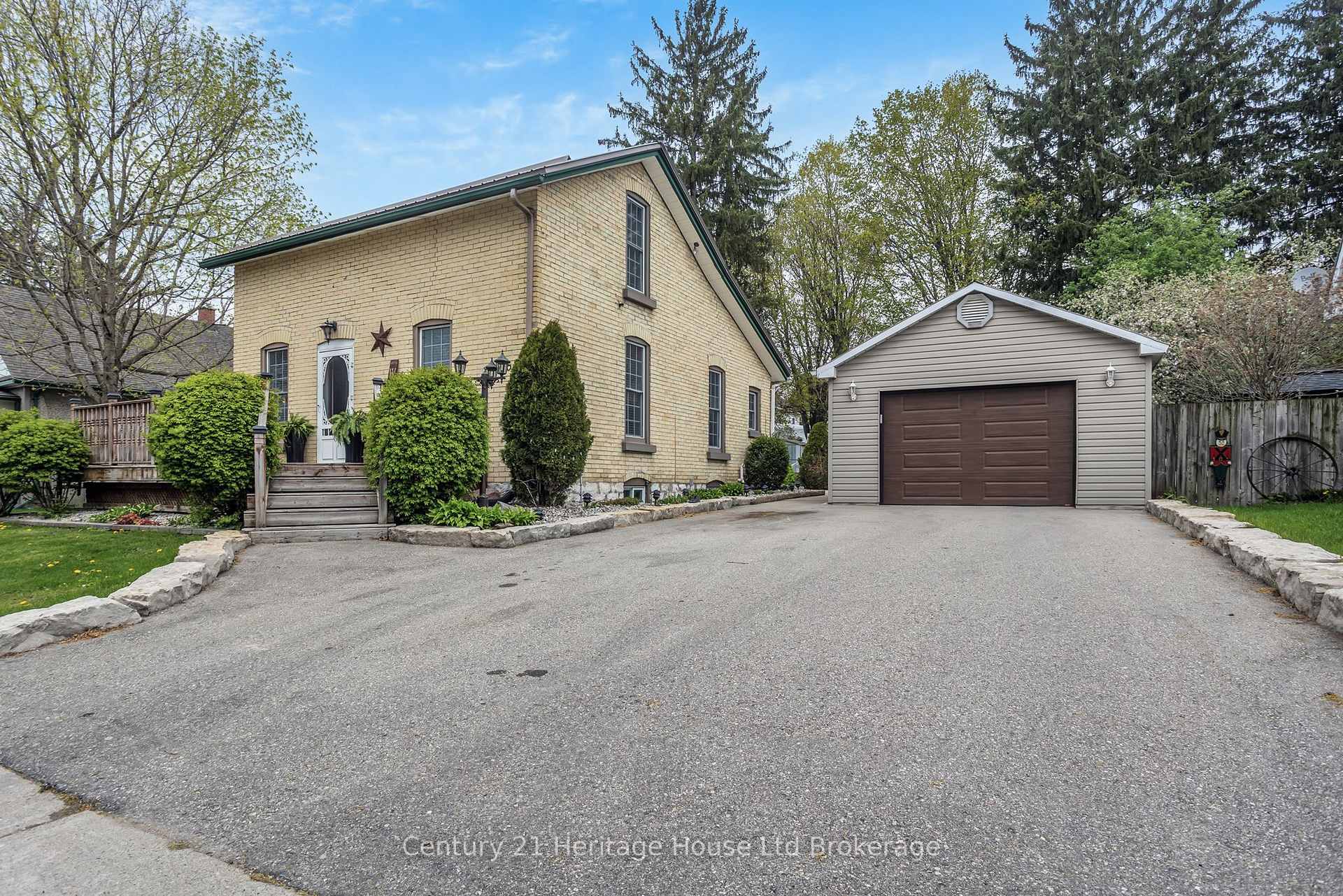 165 Canterbury Street, Ingersoll, ON N5C 1E2